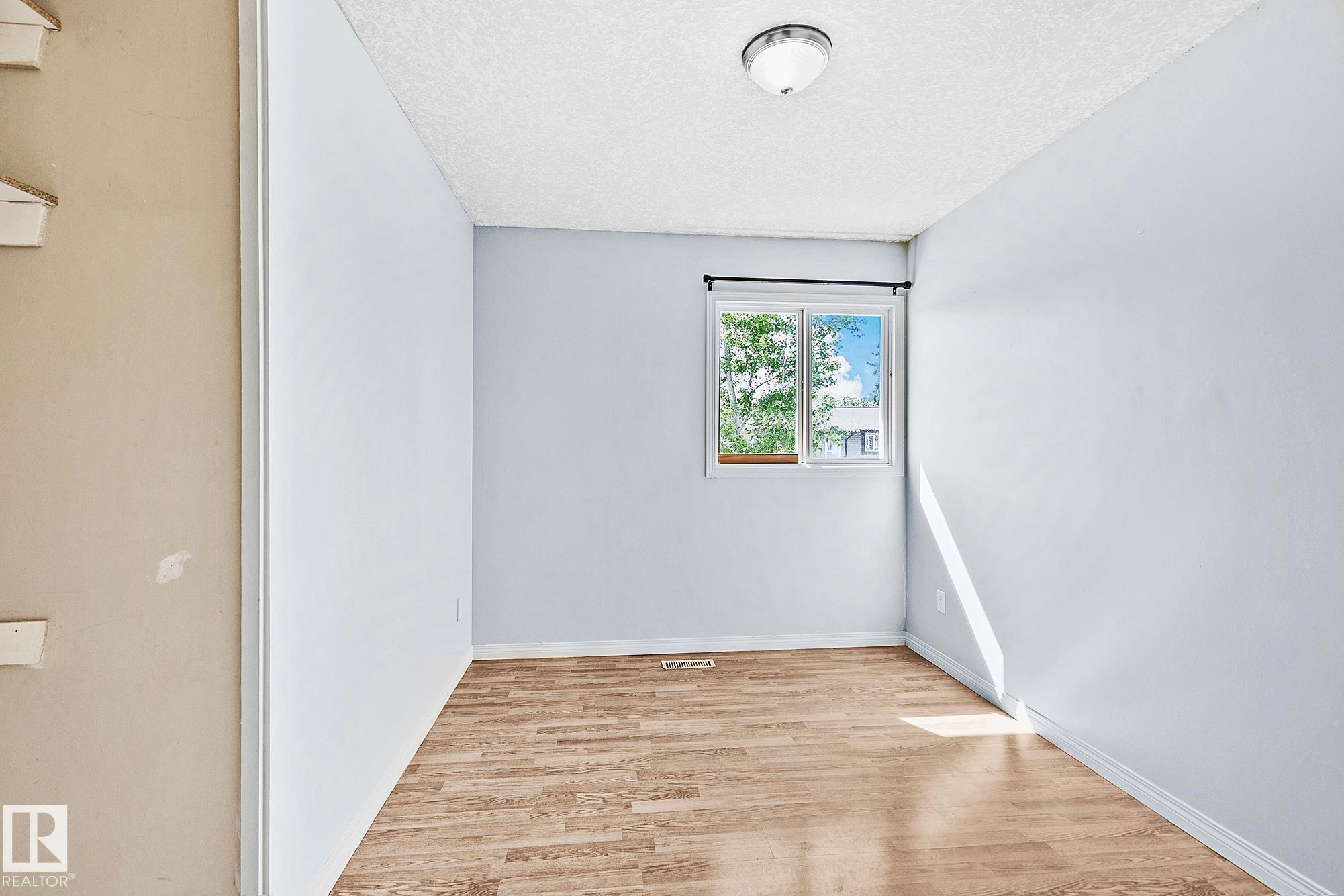 Photo 11 at 17059 98 Street NW, Baturyn, Edmonton