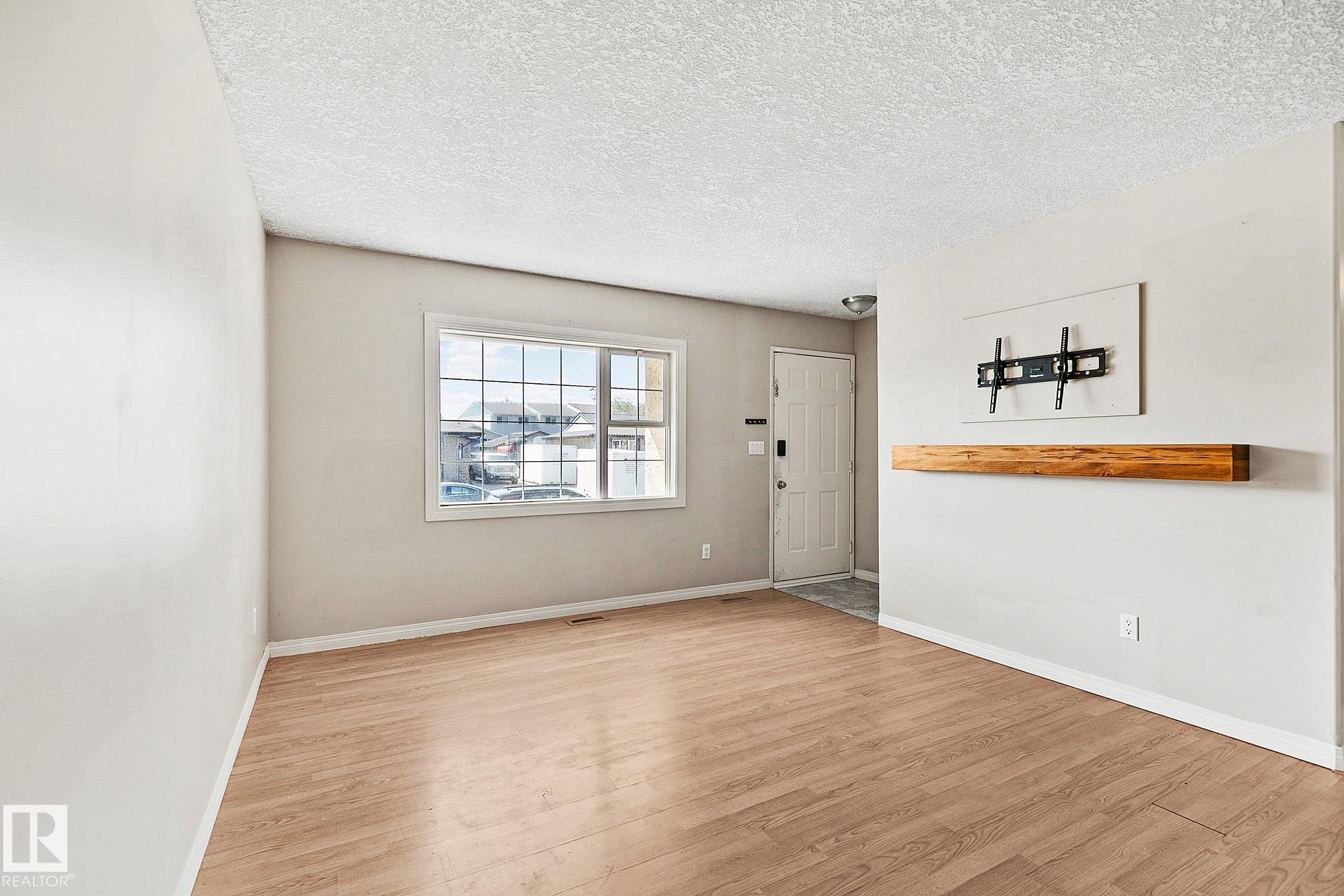 17059 98 Street NW, Baturyn, Edmonton