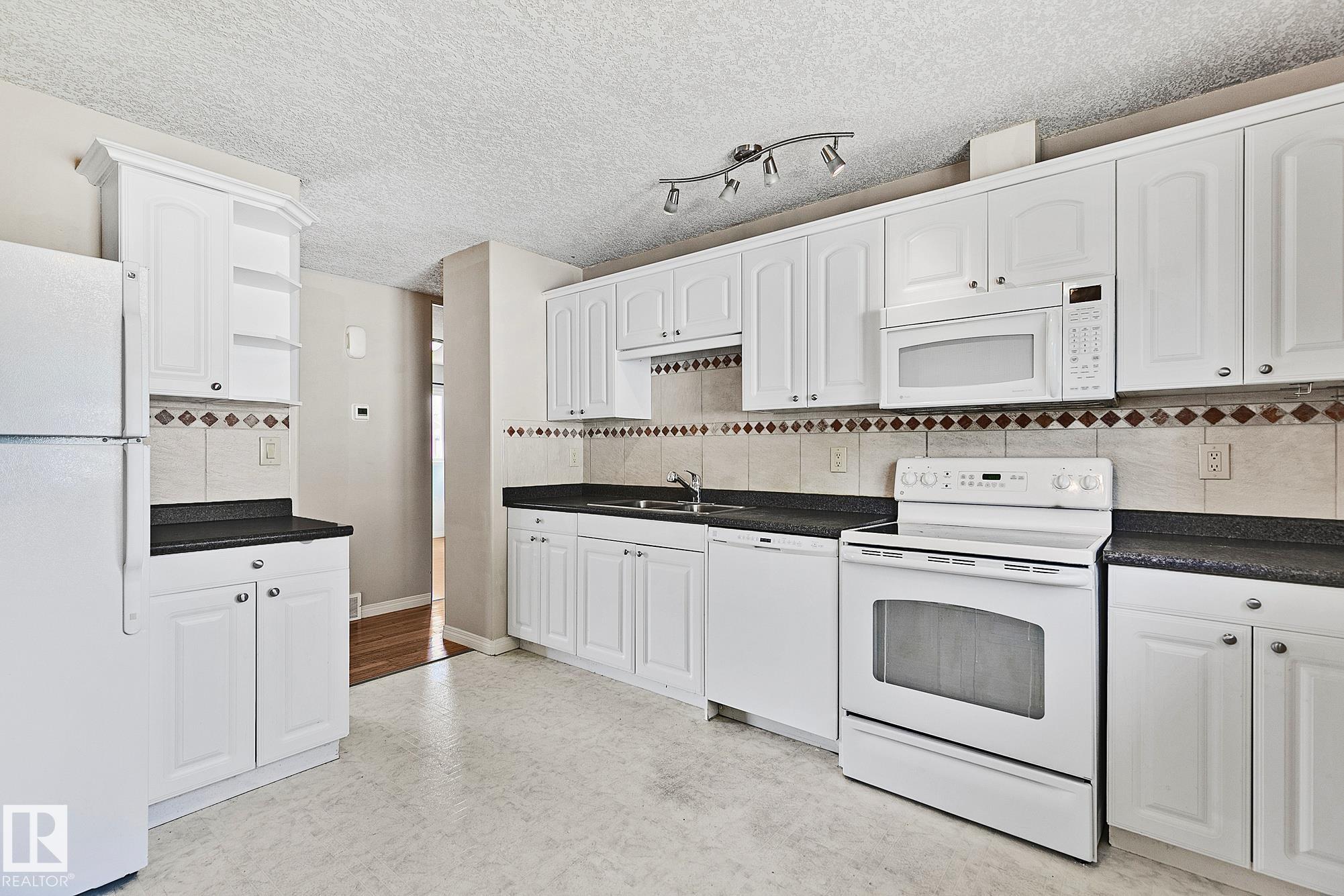 Photo 8 at 17059 98 Street NW, Baturyn, Edmonton
