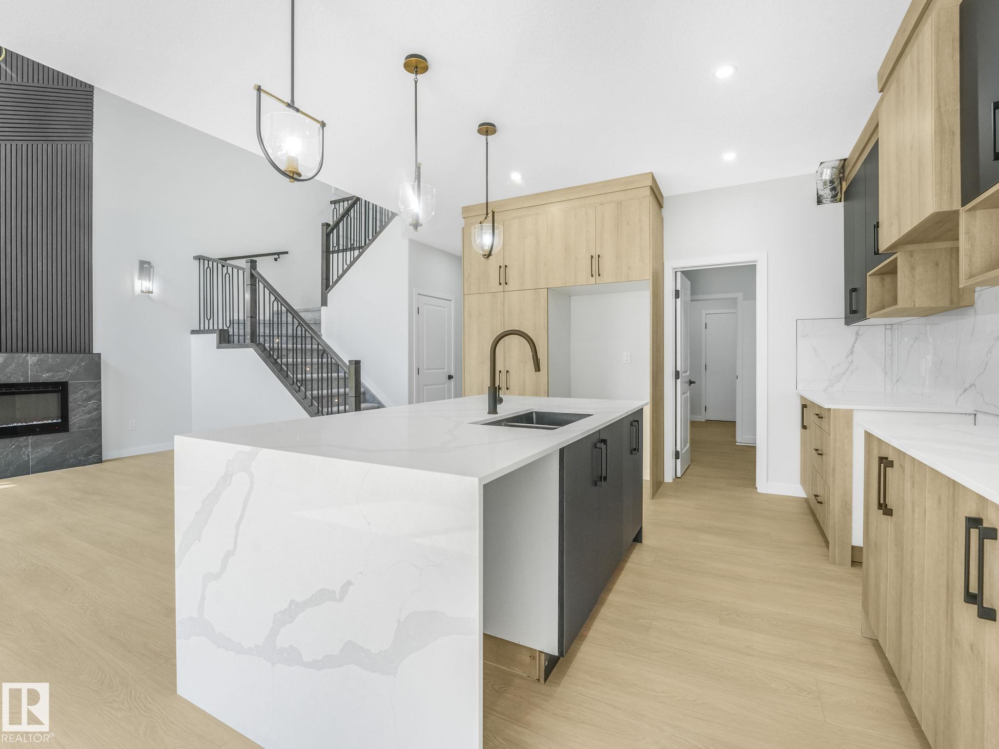 1717 Crossbill Loop NW, Kinglet Gardens, Edmonton