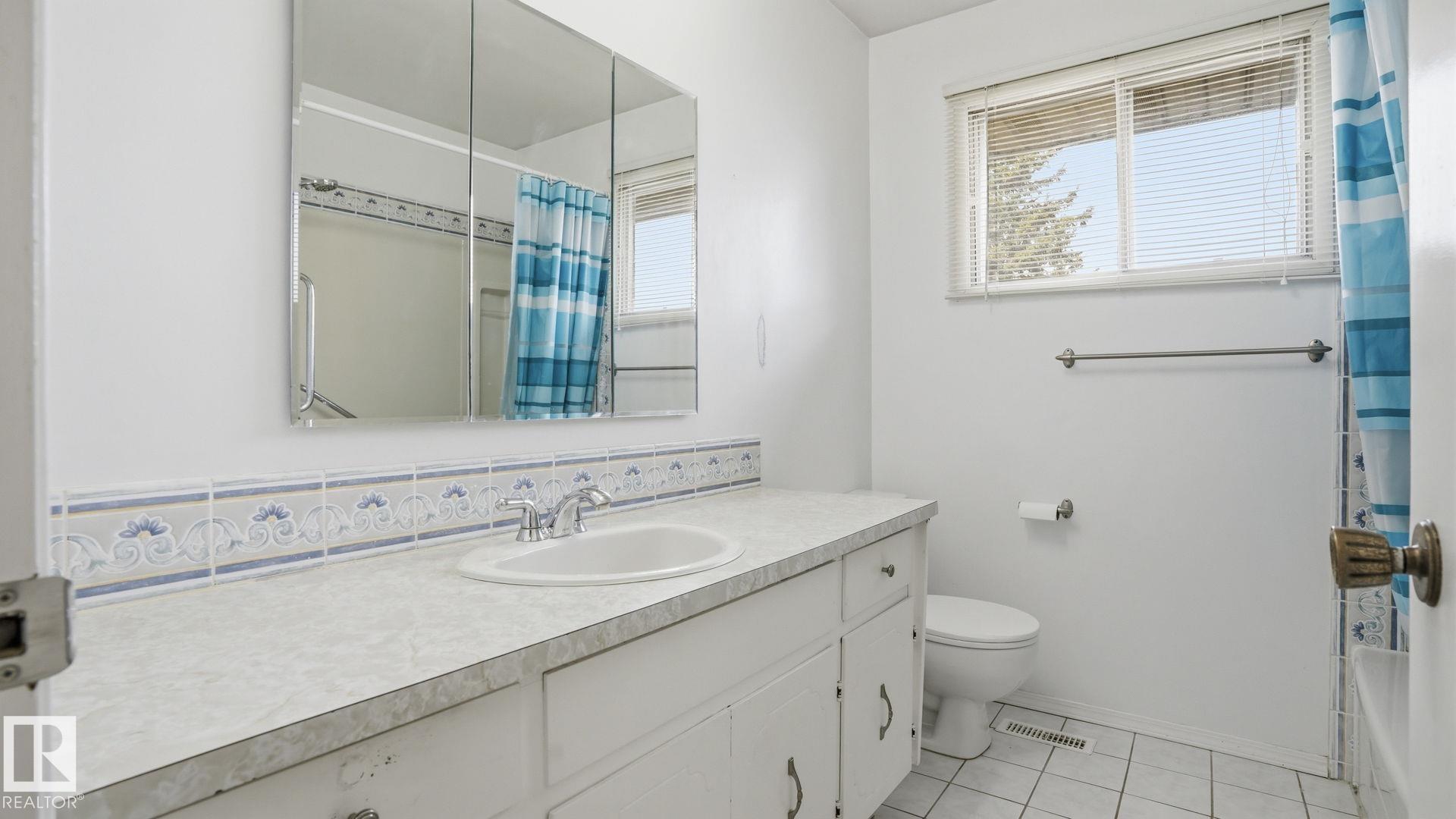Photo 15 at 9834 167a Avenue NW, Baturyn, Edmonton