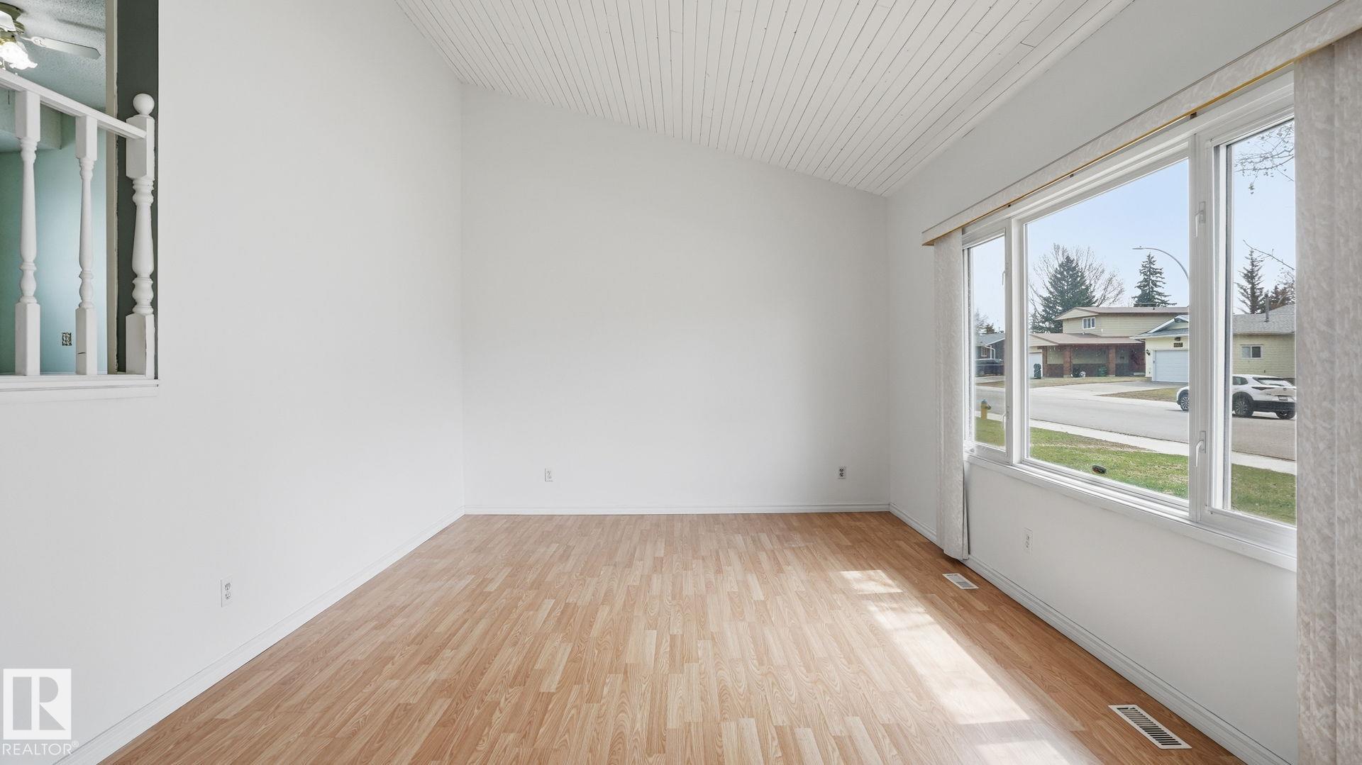 9834 167a Avenue NW, Baturyn, Edmonton