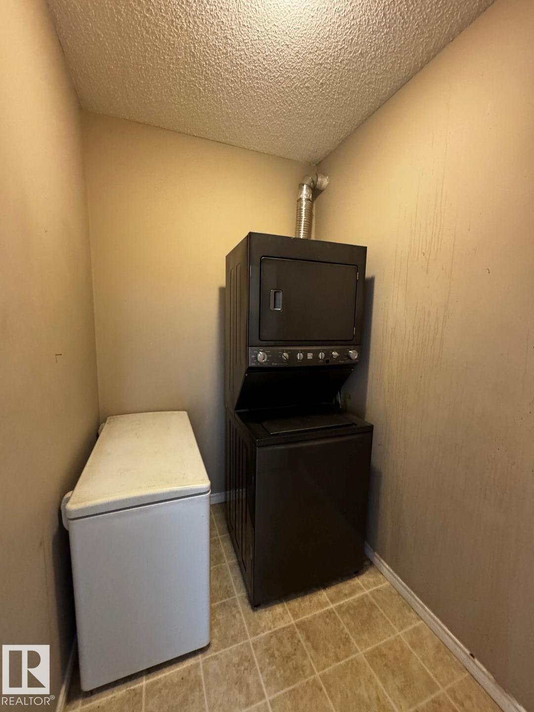 Photo 12 at 300 - 16715 100 Avenue NW, Glenwood, Edmonton