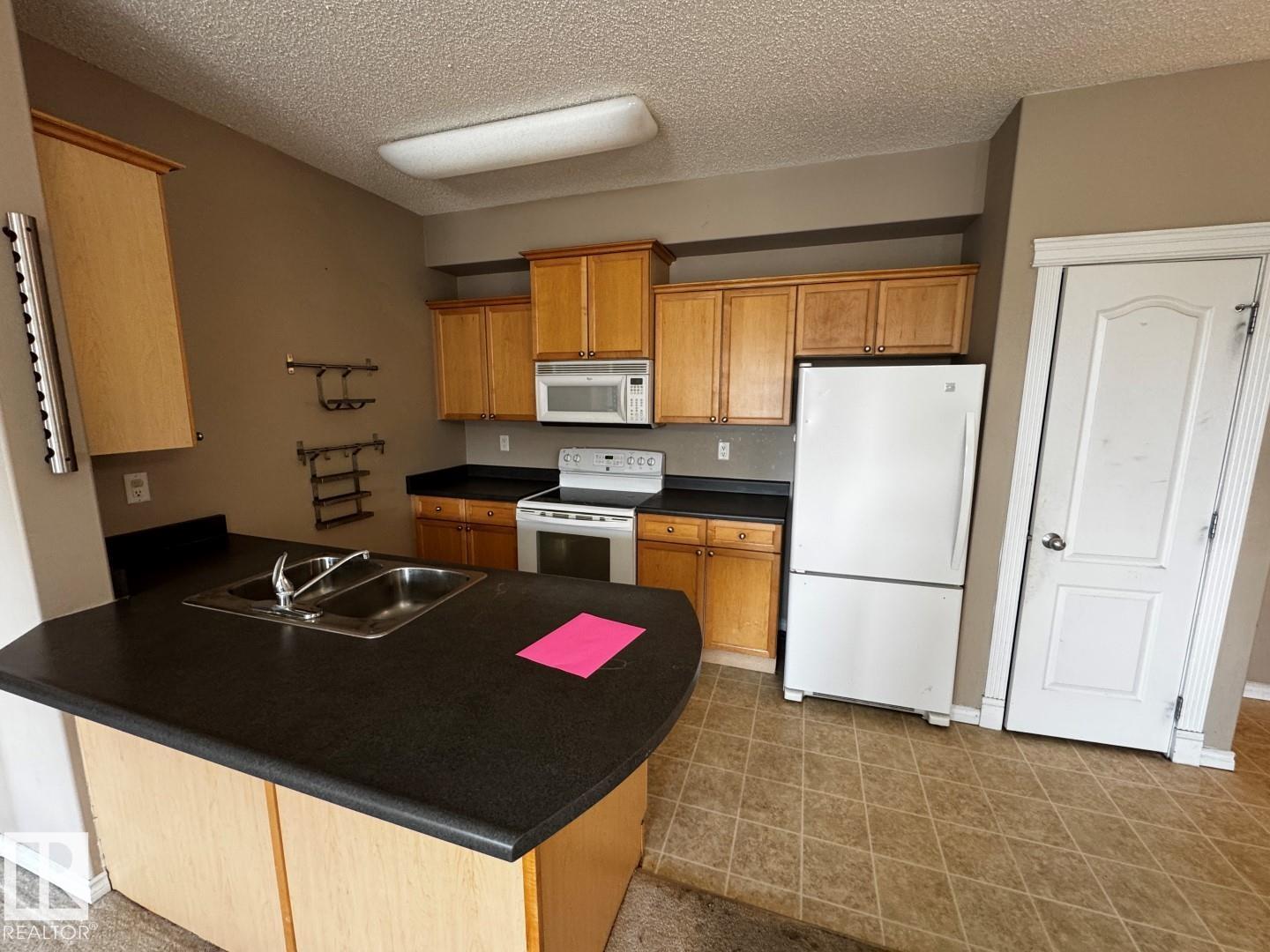 300 - 16715 100 Avenue NW, Glenwood, Edmonton