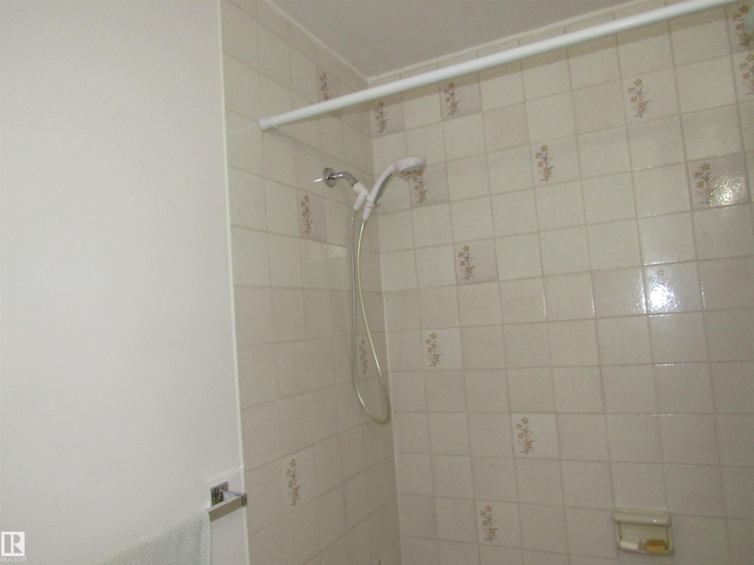 Photo 20 at 2025 108 Street NW, Keheewin, Edmonton