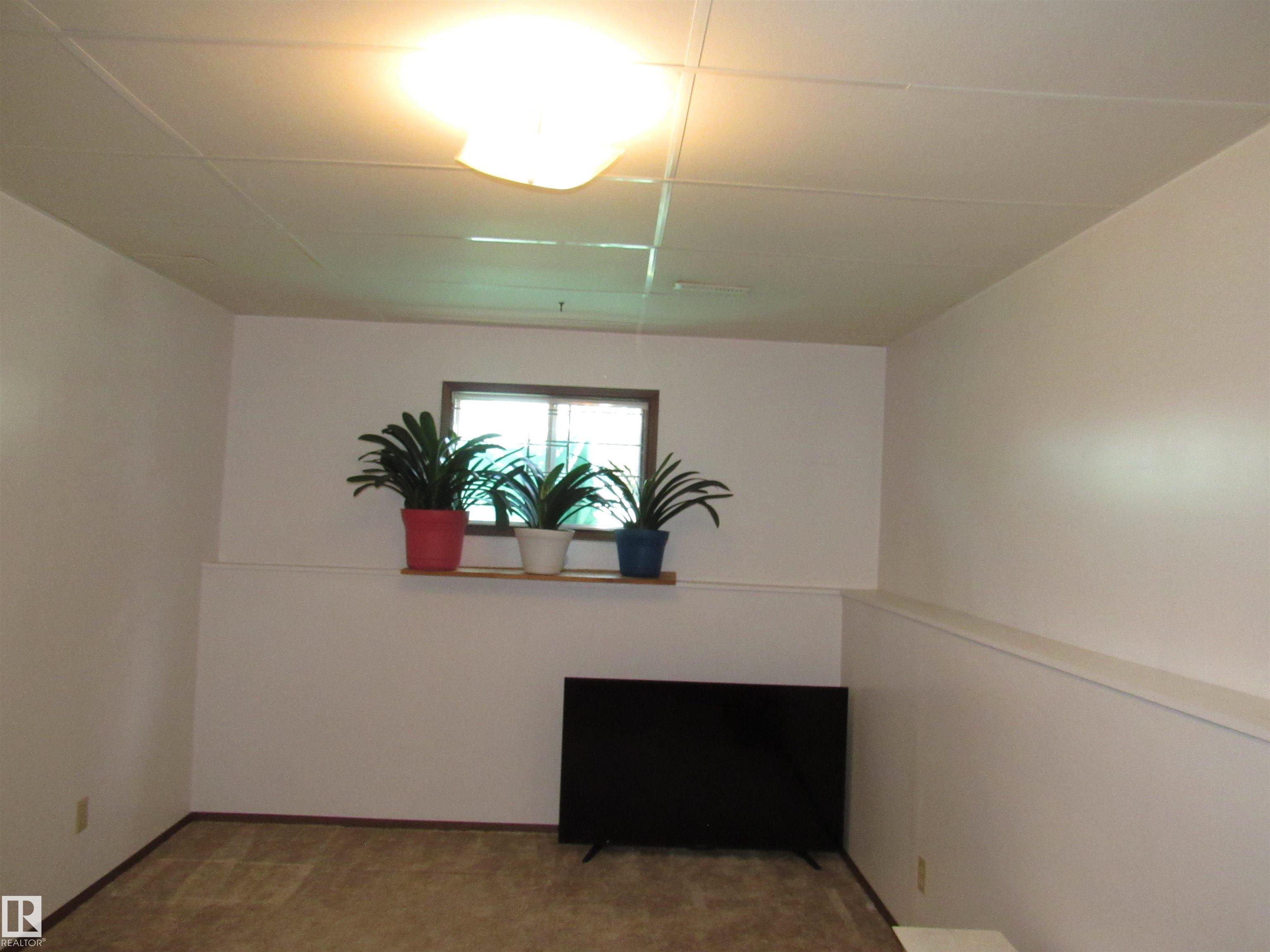 Photo 22 at 2025 108 Street NW, Keheewin, Edmonton