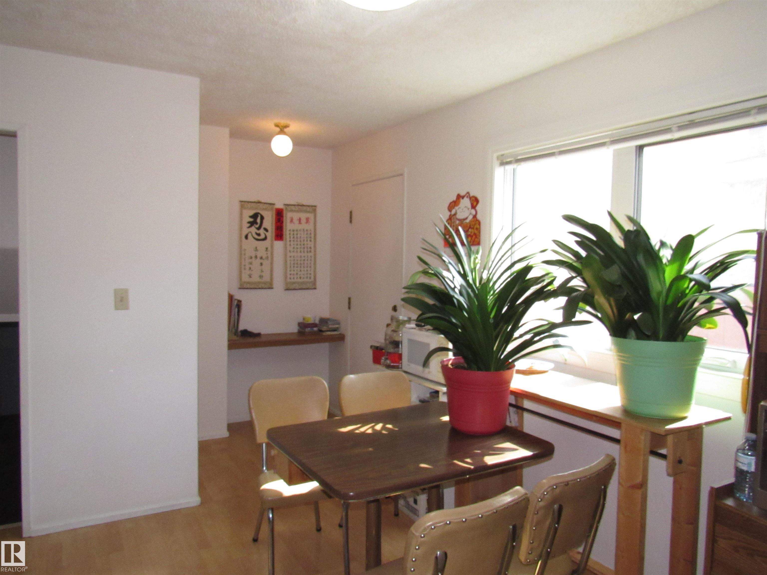 Photo 9 at 2025 108 Street NW, Keheewin, Edmonton