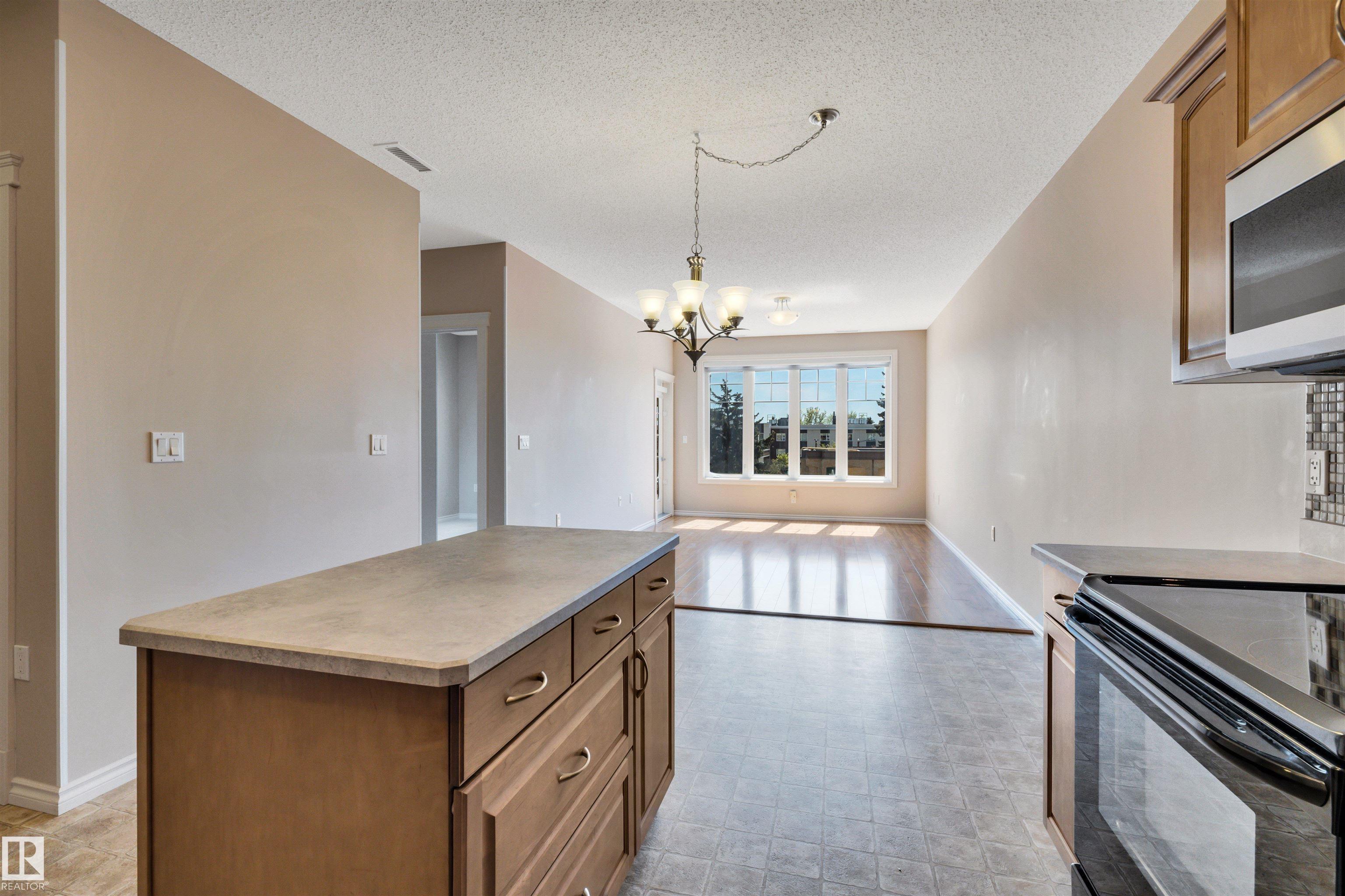 Photo 8 at 326 - 9820 165 Street NW, Glenwood, Edmonton