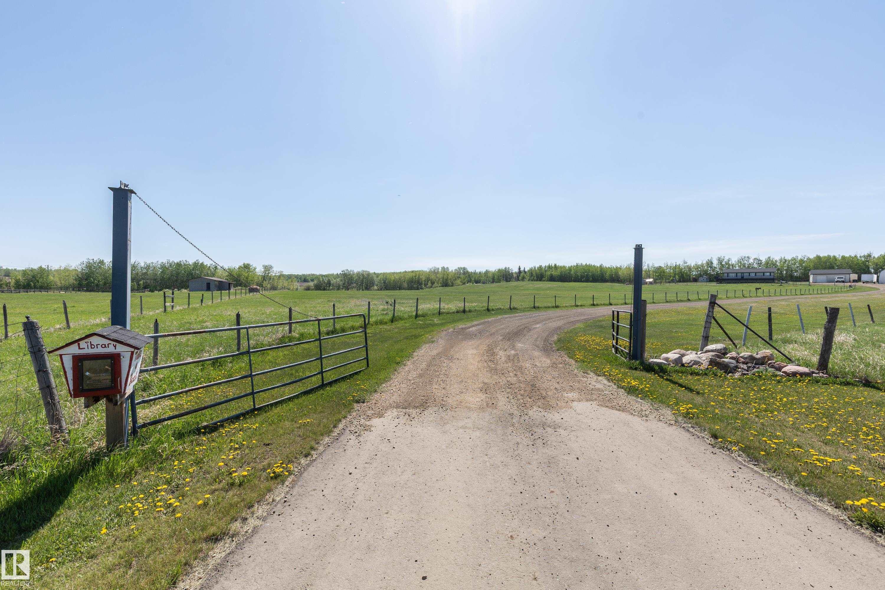 90 22111 Twp Road, Steinke Estates, Rural Leduc County