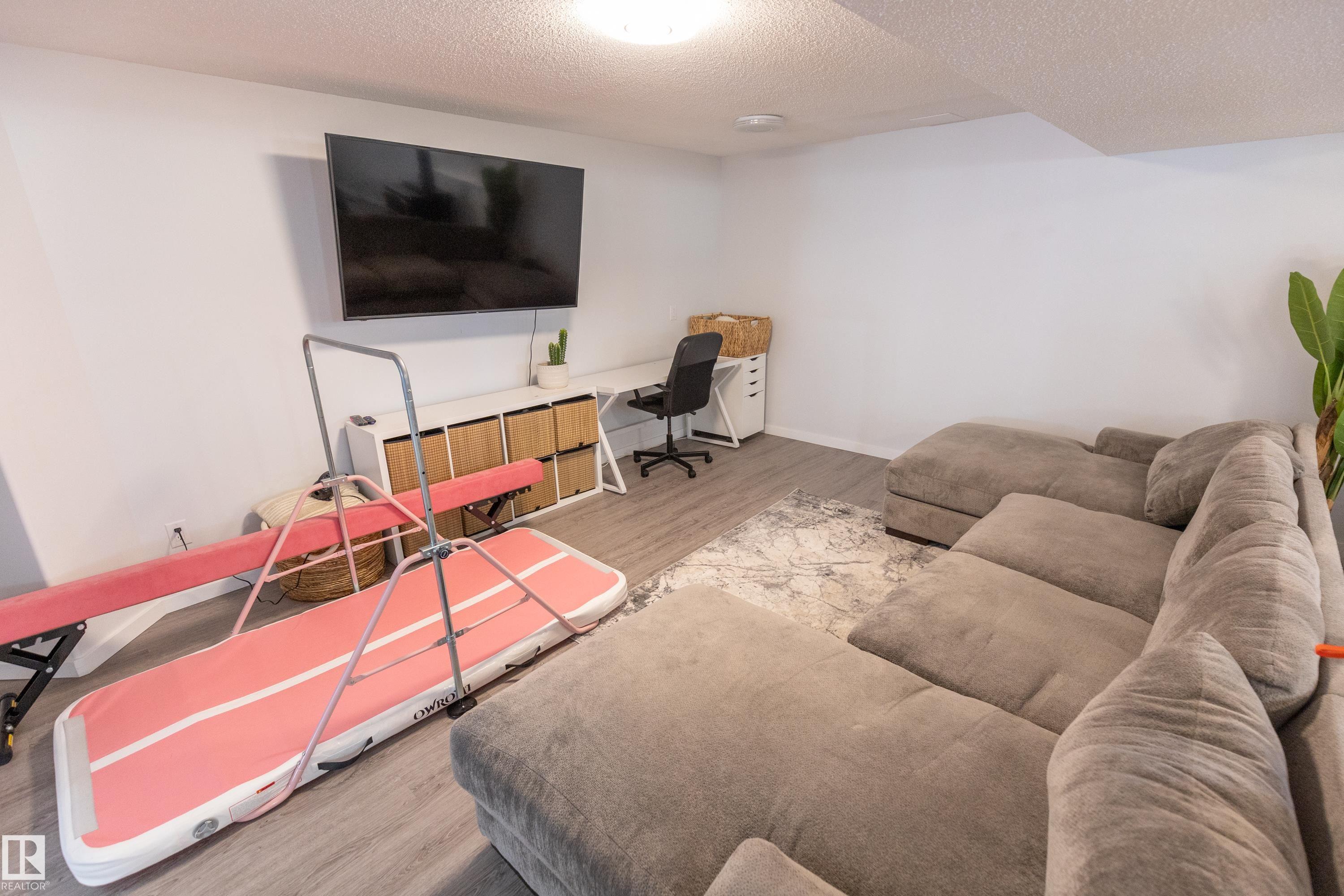 Photo 33 at 90 22111 Twp Road, Steinke Estates, Rural Leduc County