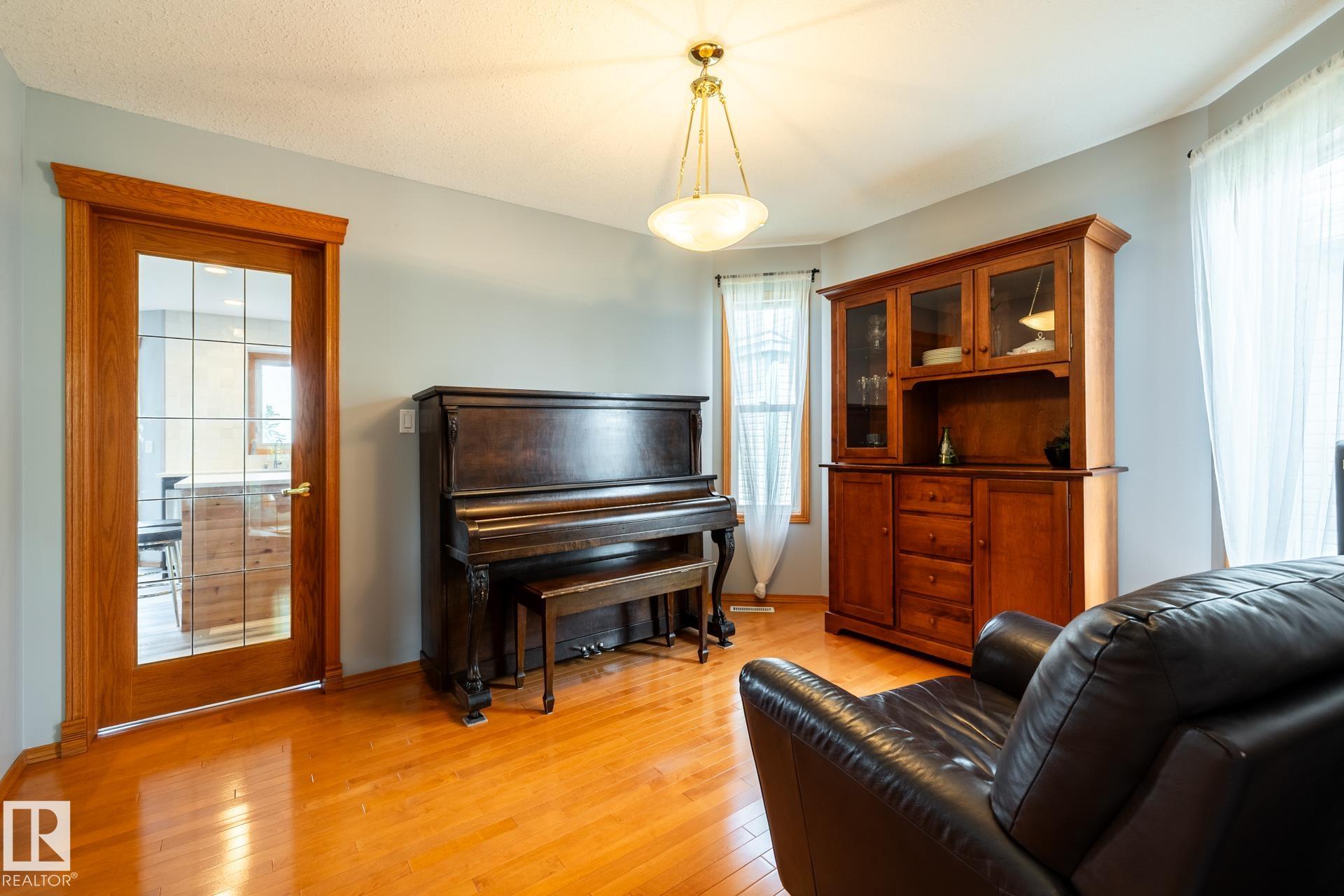 Photo 33 at 114 Reichert Drive, Coloniale Estates, Beaumont