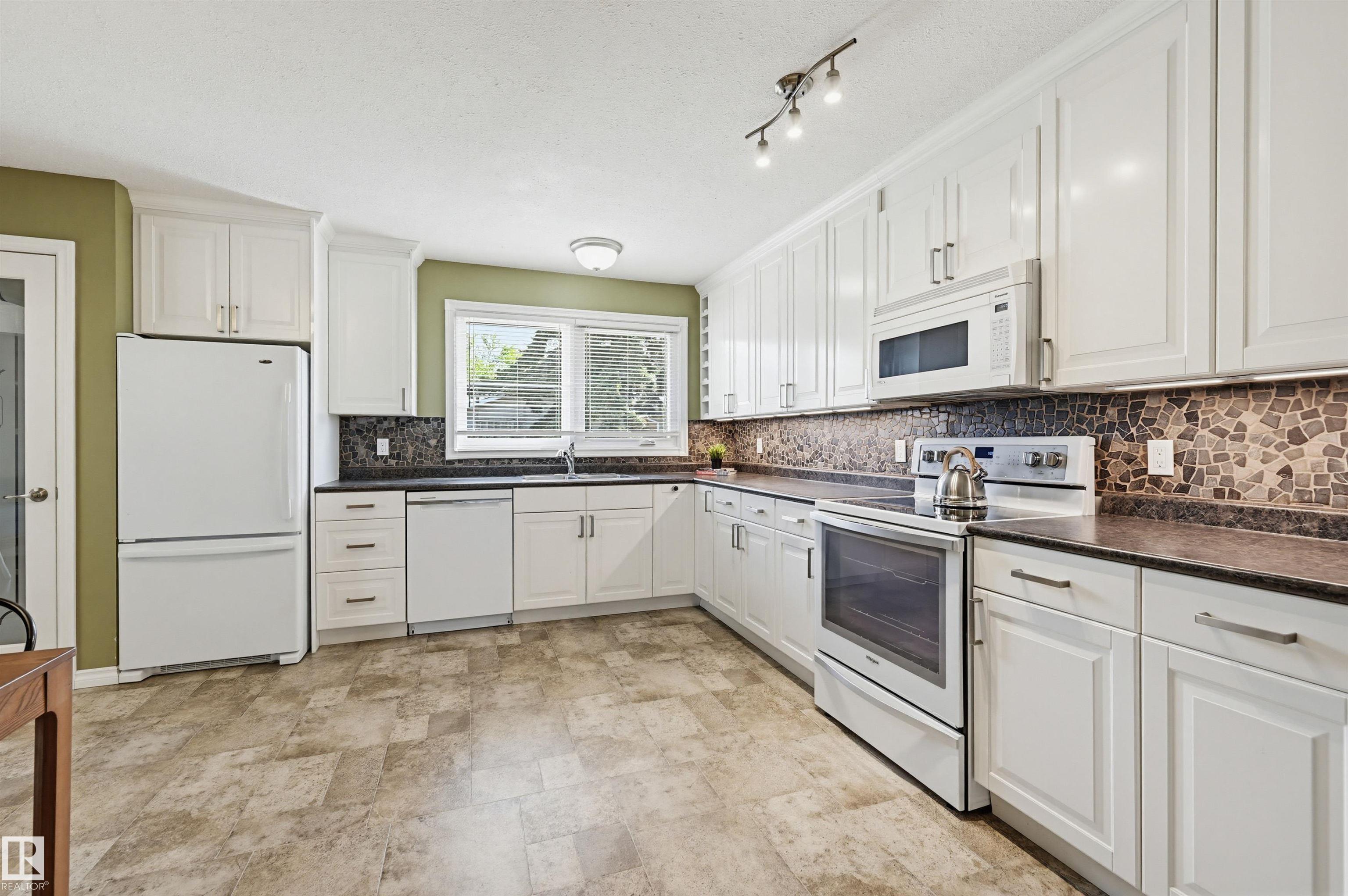 Photo 12 at 8737 99 Avenue, Pineview Fort Sask., Fort Saskatchewan
