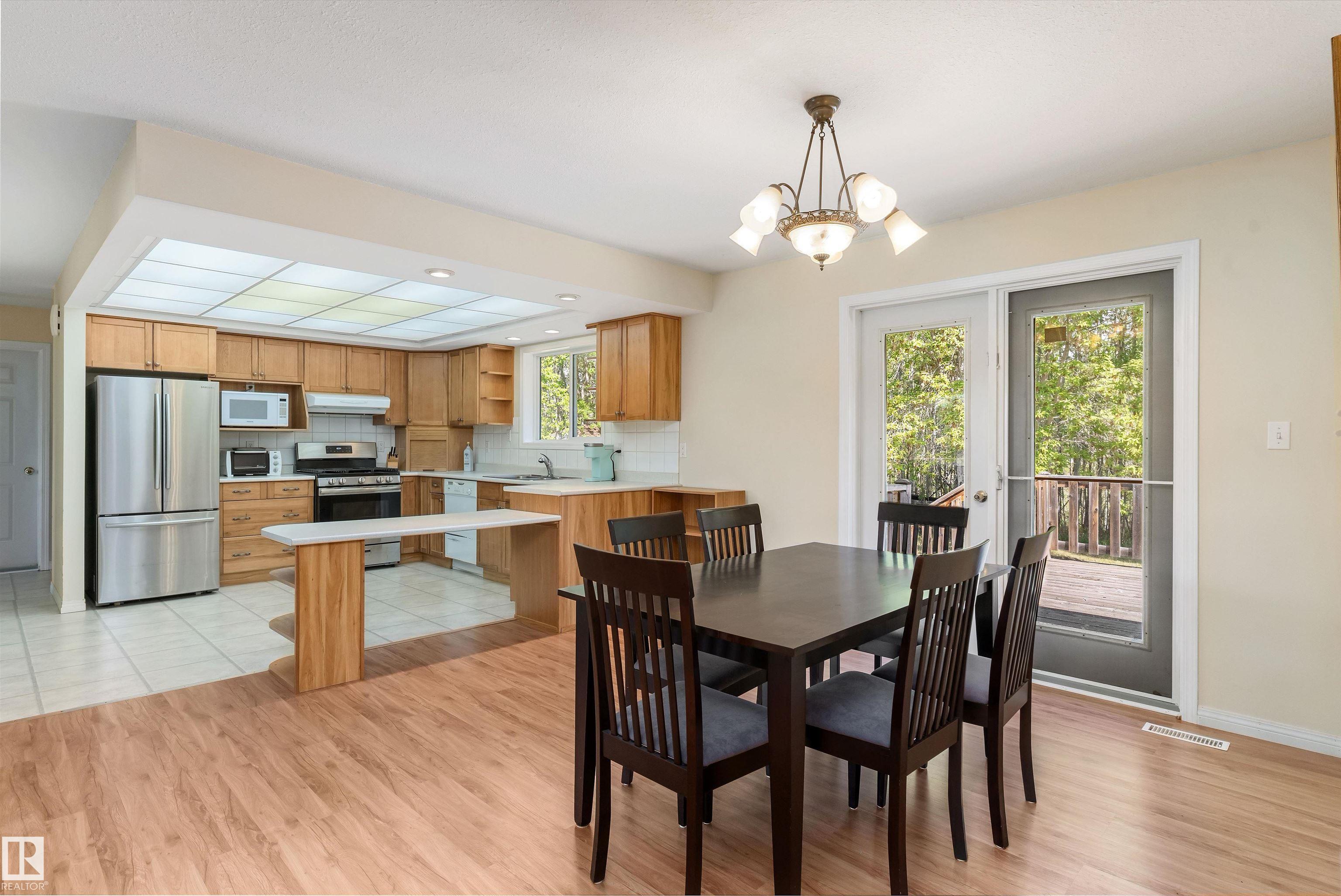Photo 11 at 10 - 52510 Rge Road 20, Cottage Lake Heights II, Rural Parkland County
