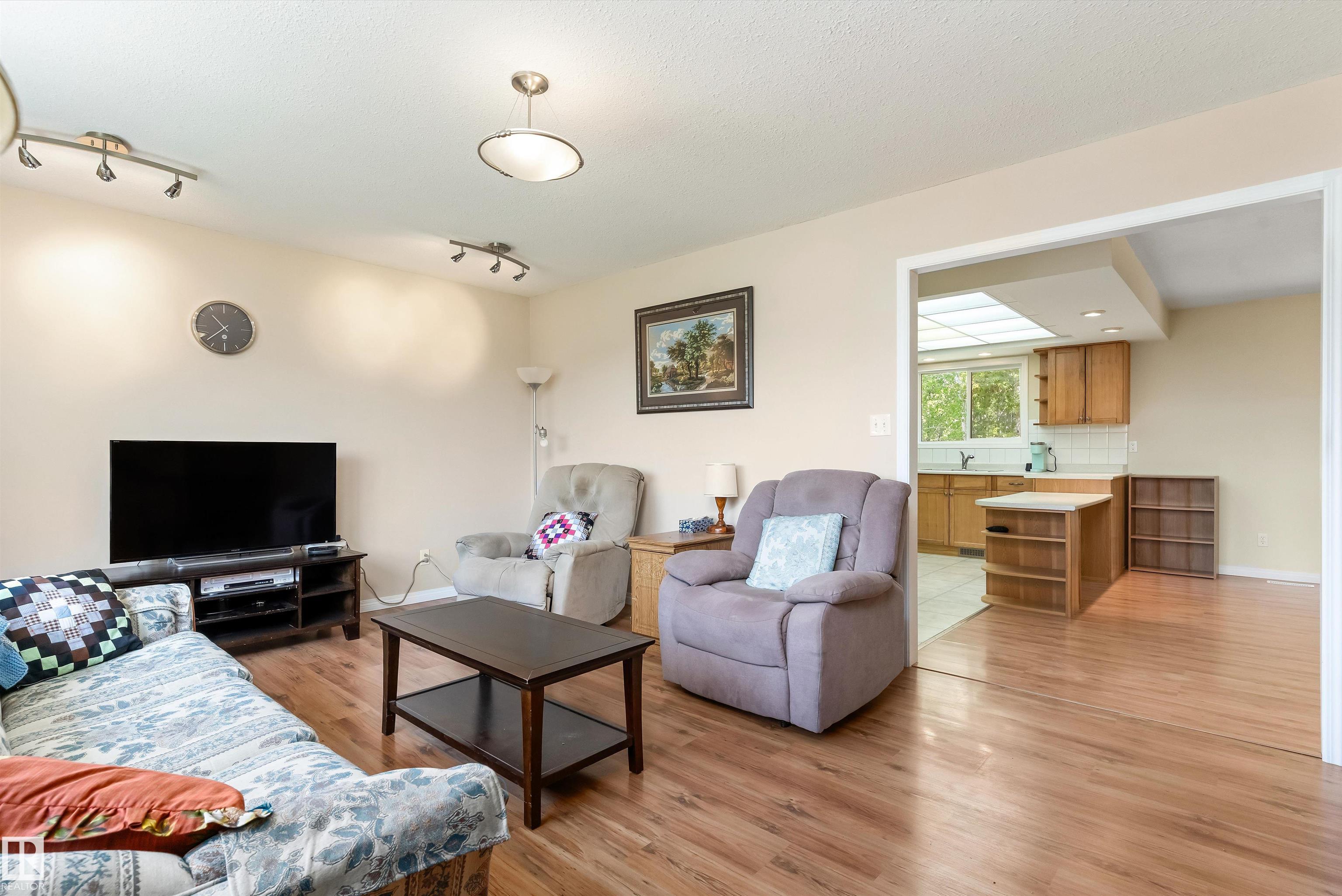 Photo 14 at 10 - 52510 Rge Road 20, Cottage Lake Heights II, Rural Parkland County