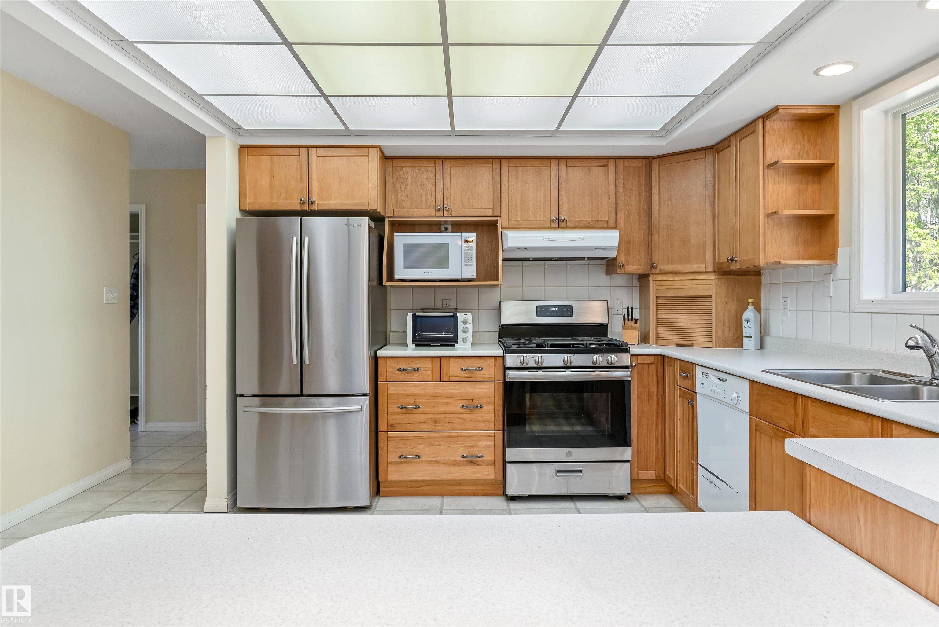 Photo 8 at 10 - 52510 Rge Road 20, Cottage Lake Heights II, Rural Parkland County