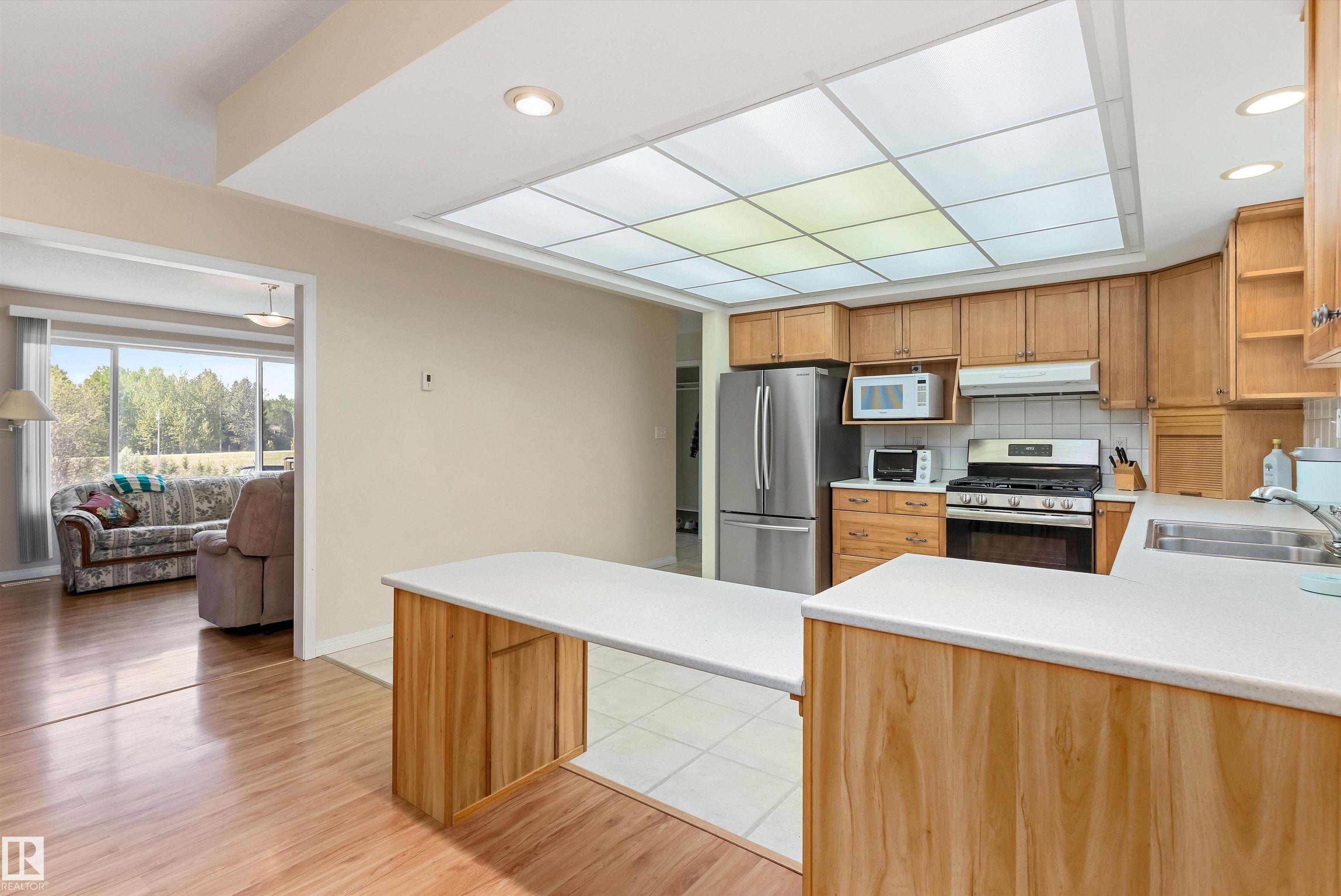 Photo 9 at 10 - 52510 Rge Road 20, Cottage Lake Heights II, Rural Parkland County
