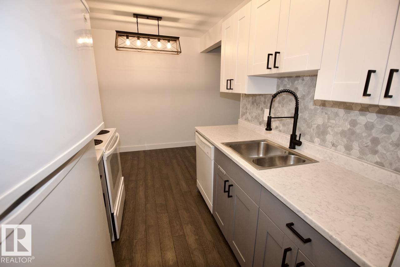 Photo 4 at 201 - 10345 123 Street NW, Wîhkwêntôwin, Edmonton