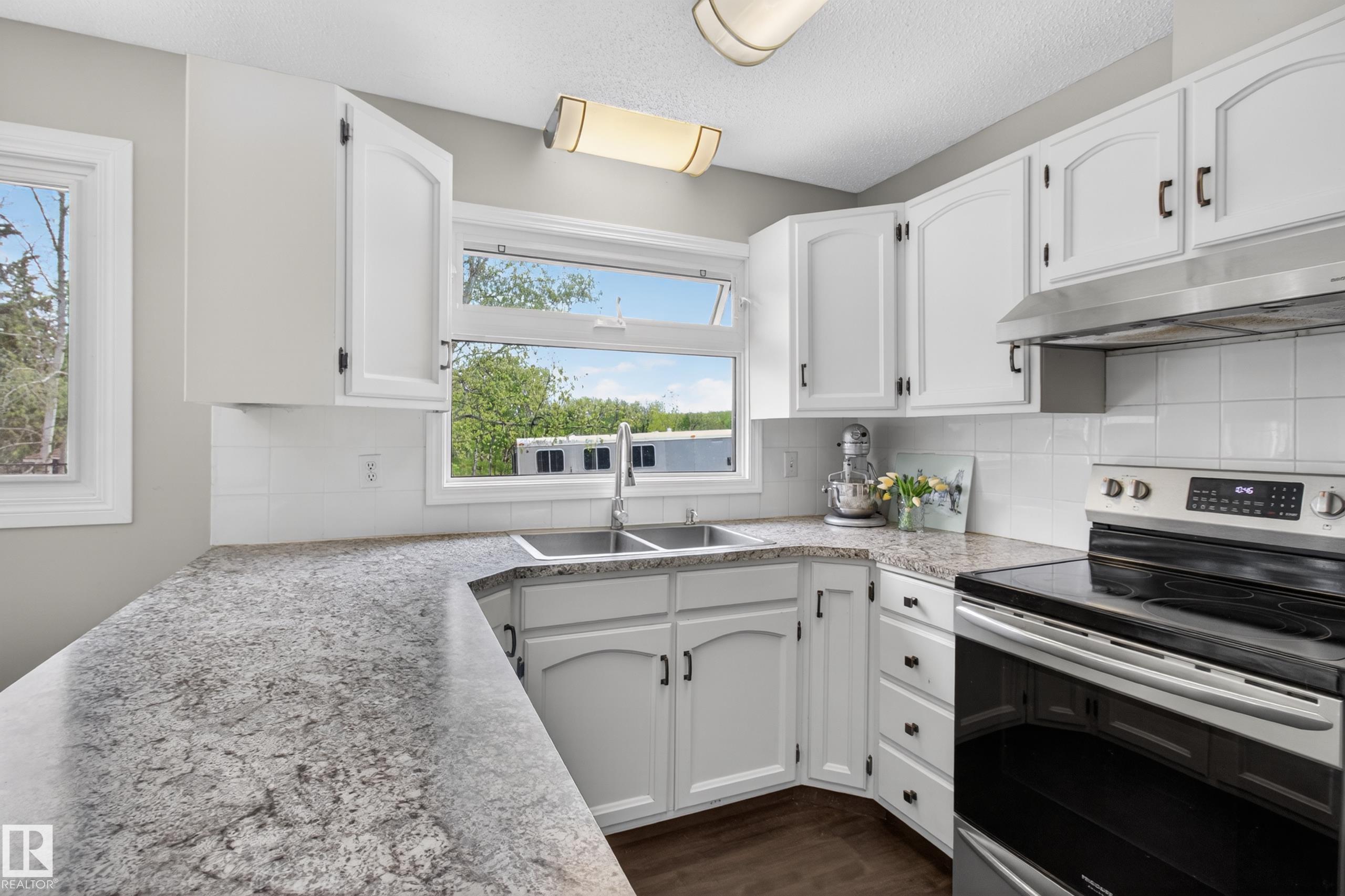 Photo 11 at 52177 Rge Road 215, None, Rural Strathcona County