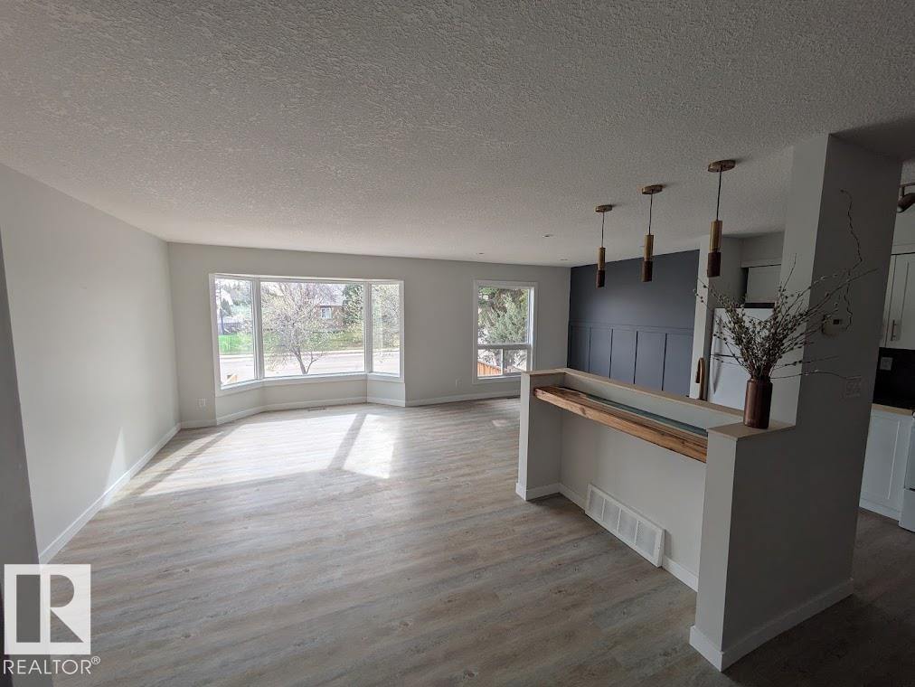 Photo 12 at 703 Grandin Drive, Morinville