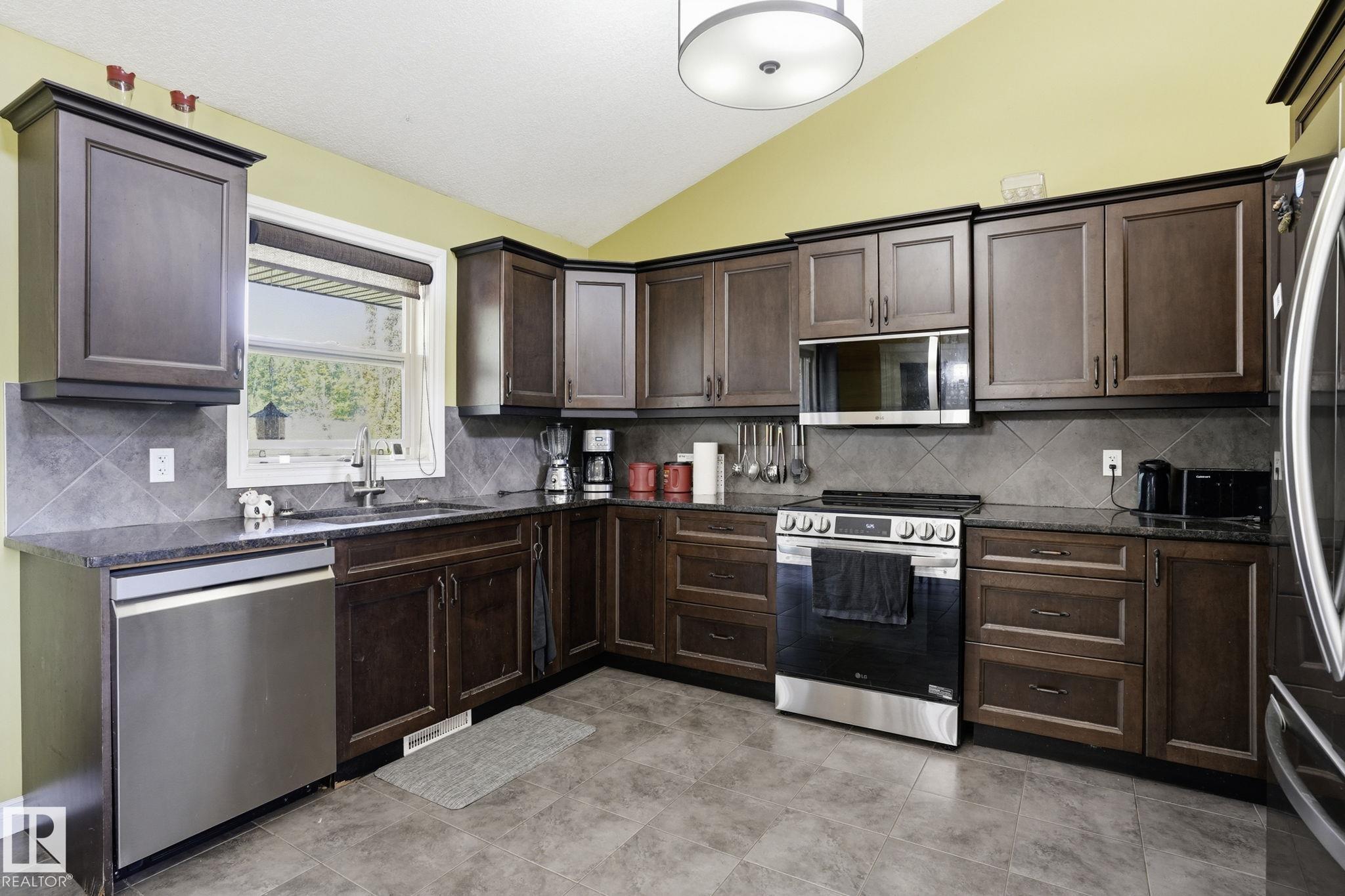 Photo 11 at 10 1319 Twp Rd 510, Lamorra Landing Estates, Rural Parkland County