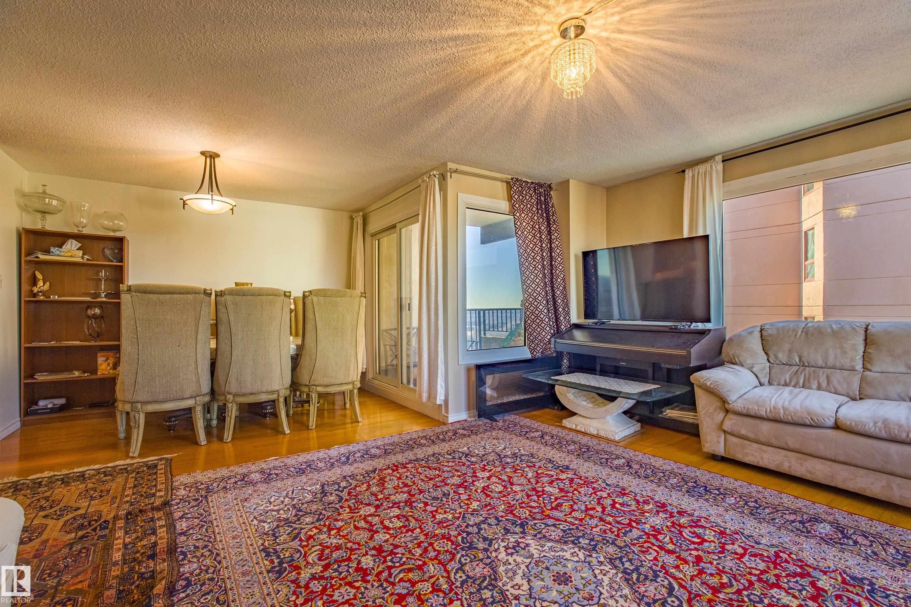 Photo 16 at 1703 - 12303 Jasper Avenue NW, Wîhkwêntôwin, Edmonton