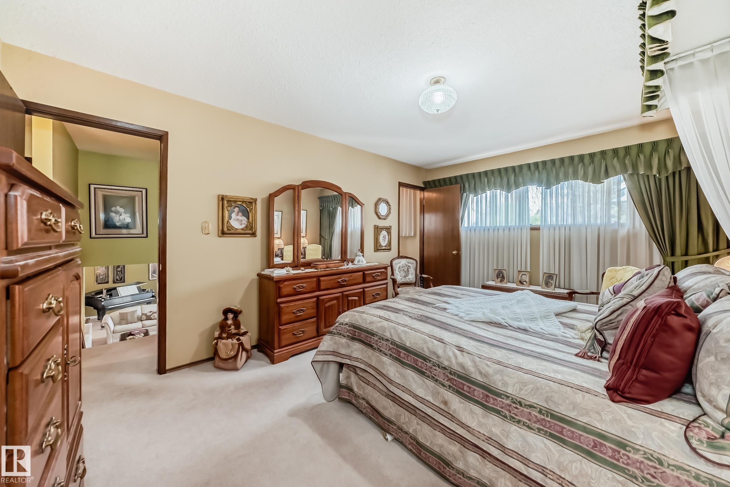 Photo 21 at 17707 84 Avenue NW, Thorncliffe, Edmonton