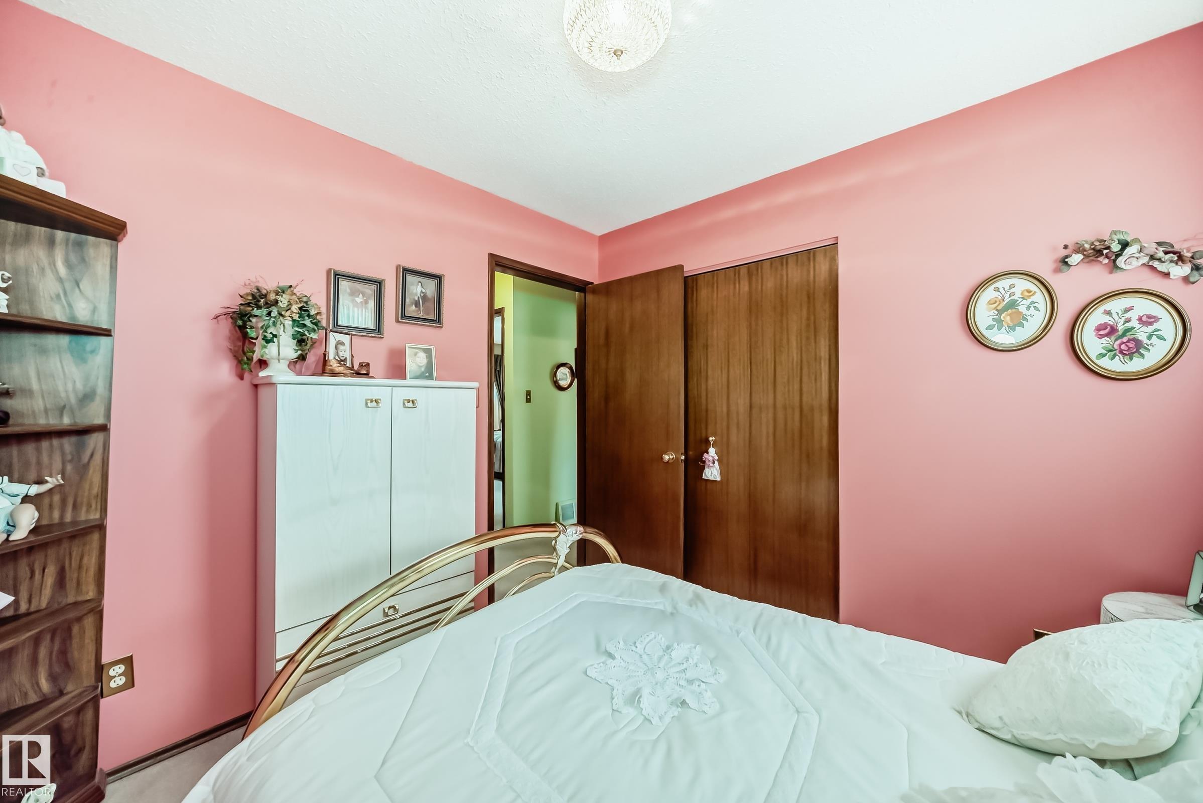 Photo 27 at 17707 84 Avenue NW, Thorncliffe, Edmonton