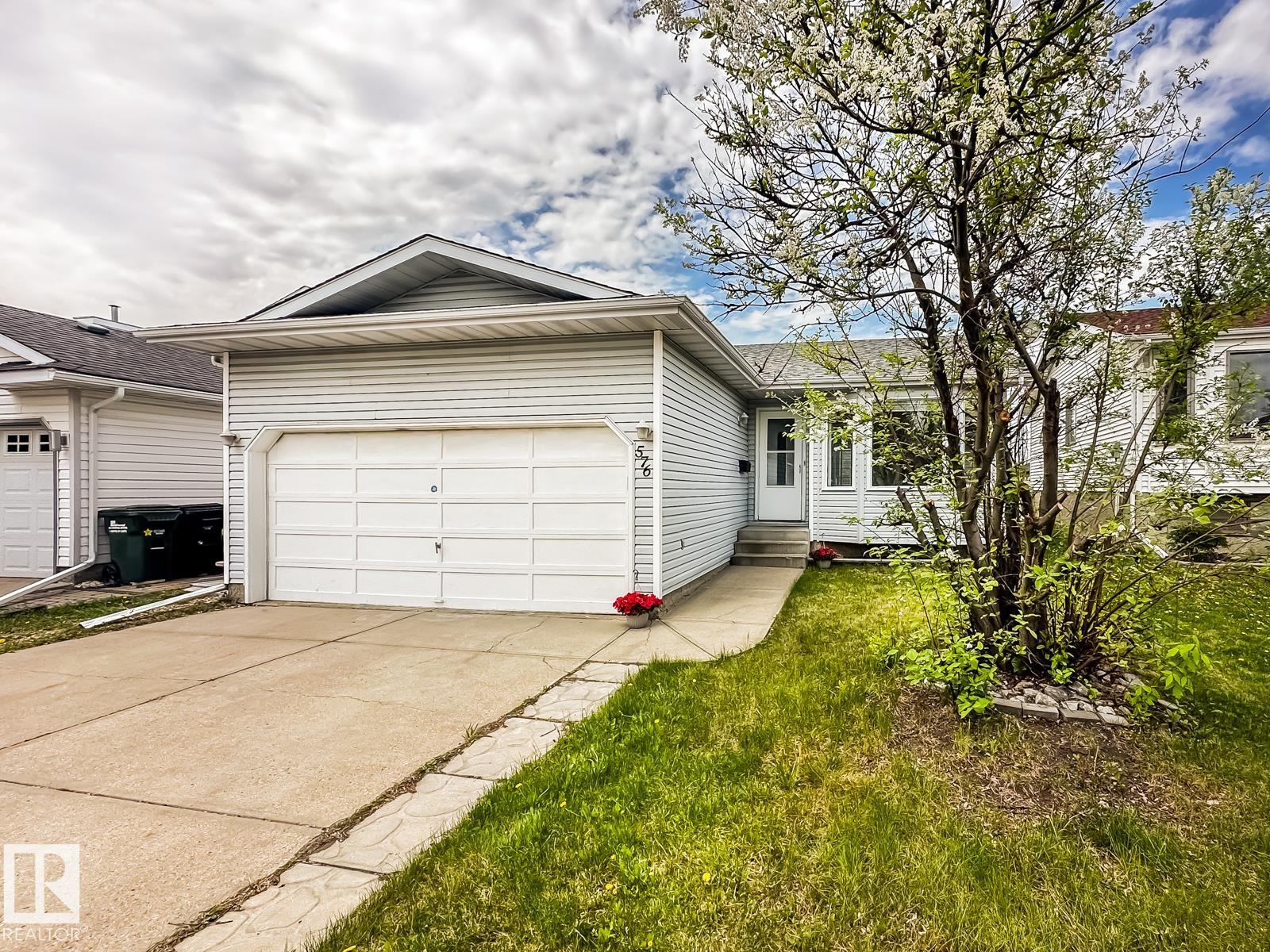 576 Rainbow Crescent, Regency Park, Sherwood Park photo number 2
