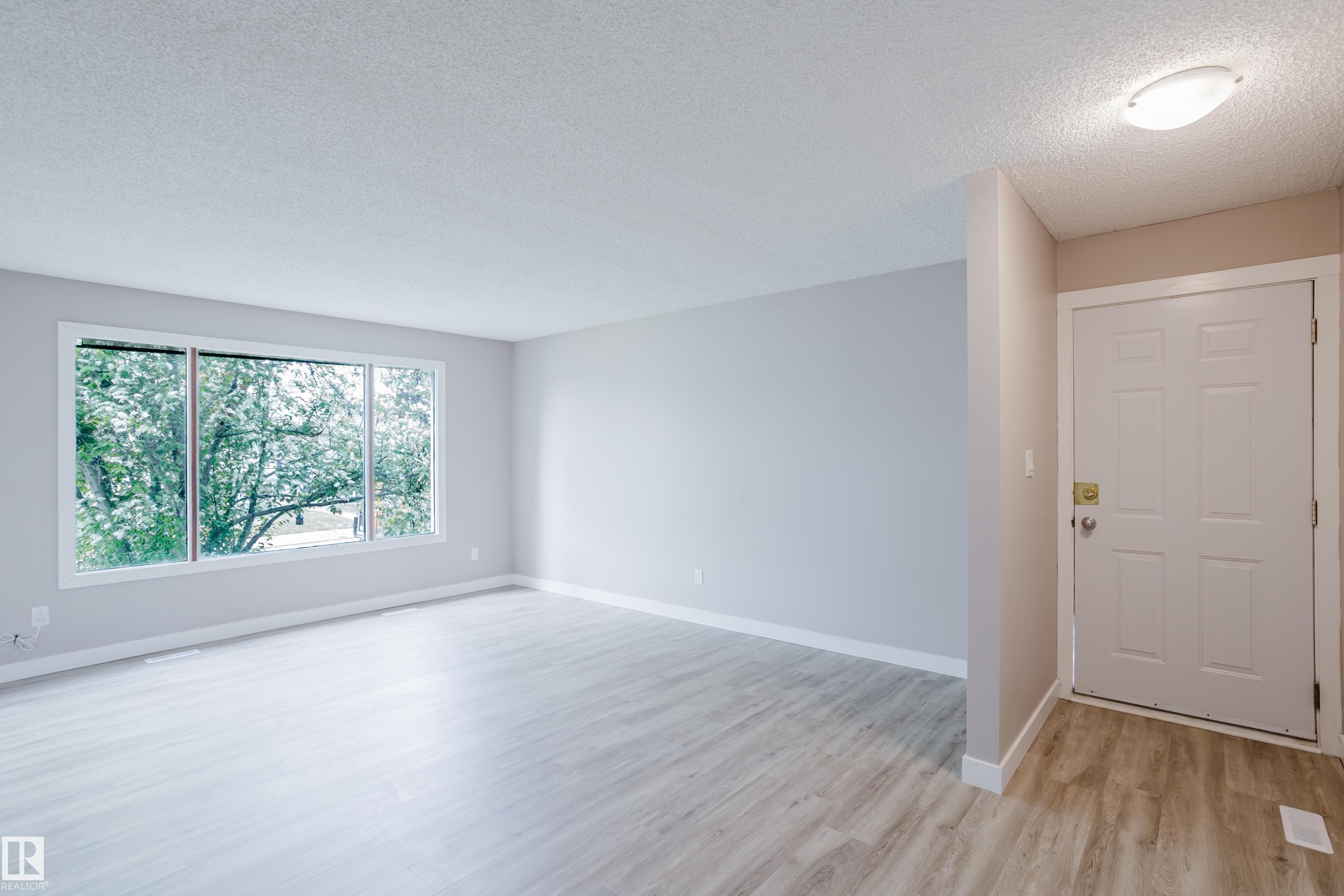 11916 152a Avenue NW, Caernarvon, Edmonton