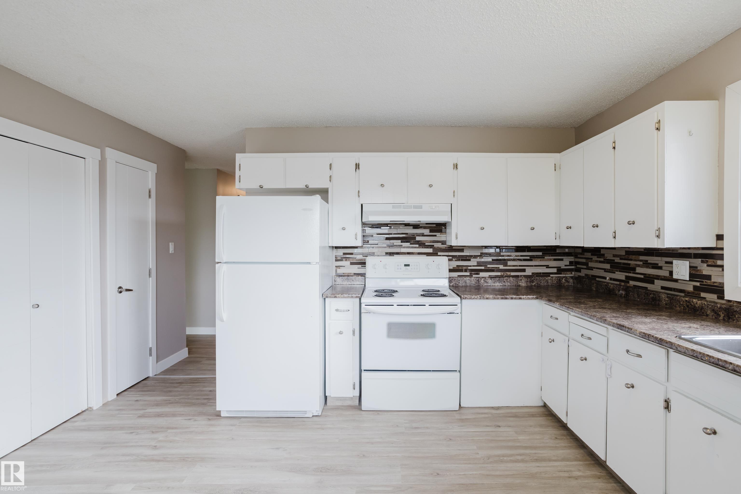 Photo 19 at 11916 152a Avenue NW, Caernarvon, Edmonton