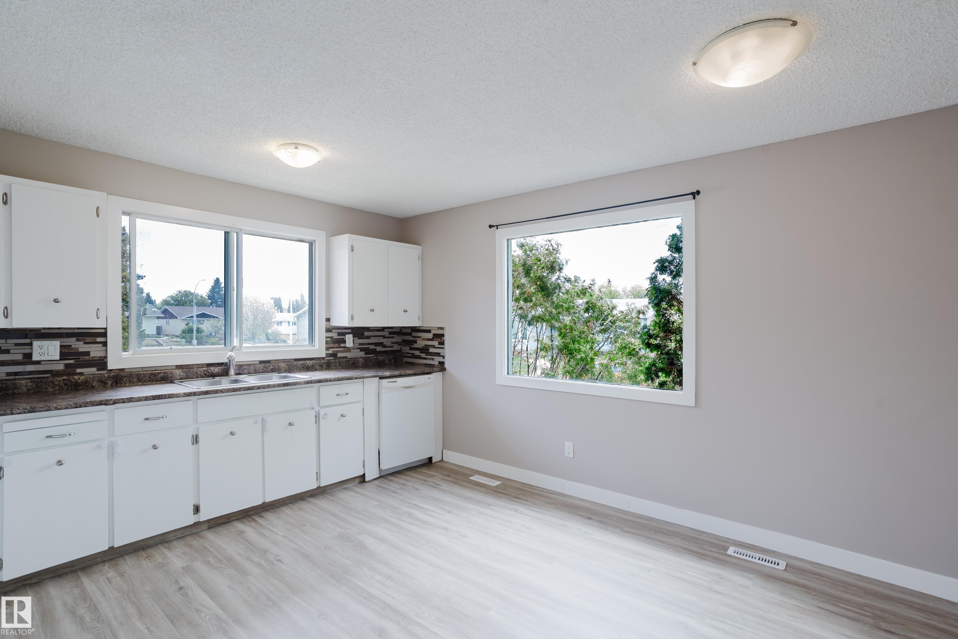 11916 152a Avenue NW, Caernarvon, Edmonton