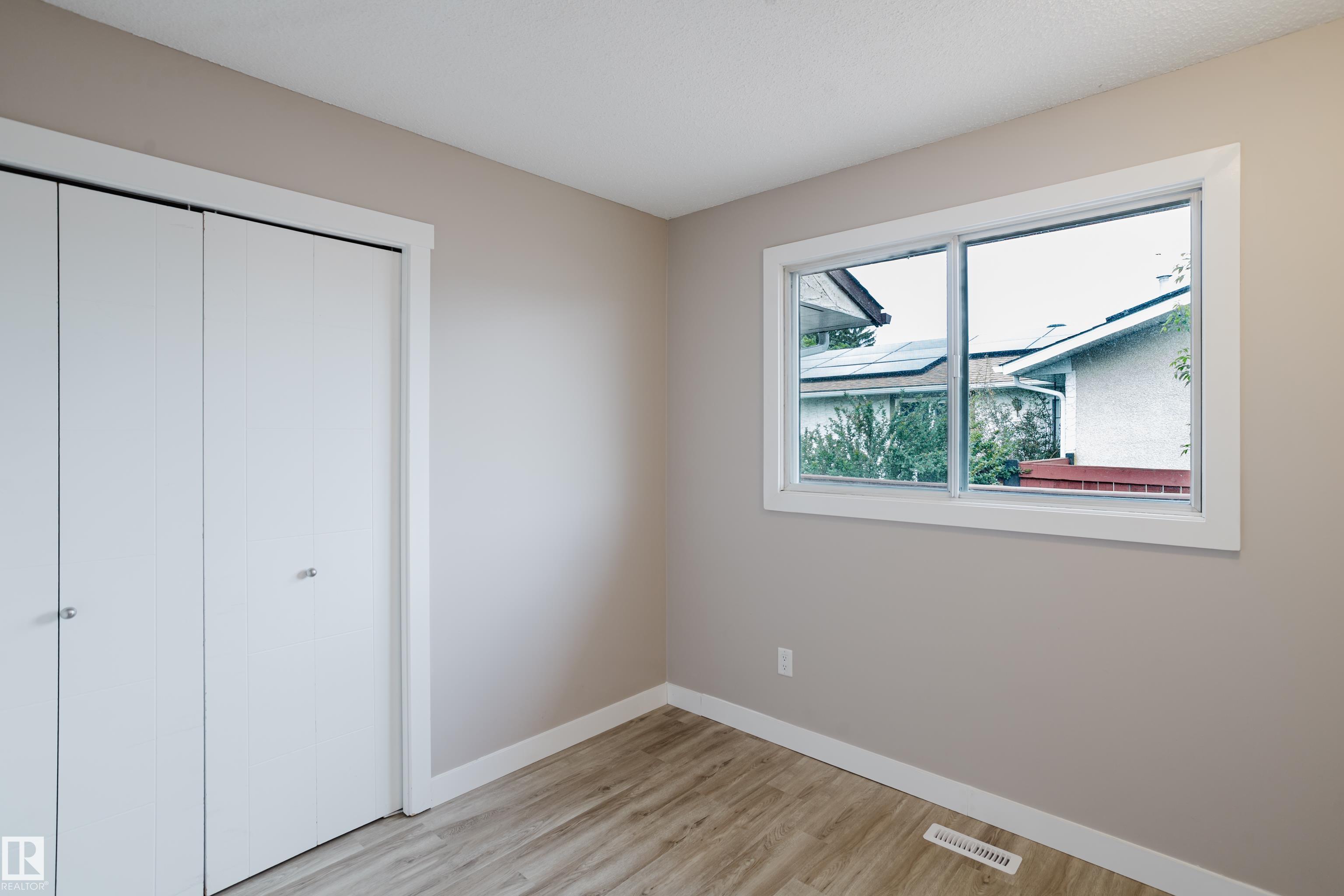 Photo 34 at 11916 152a Avenue NW, Caernarvon, Edmonton