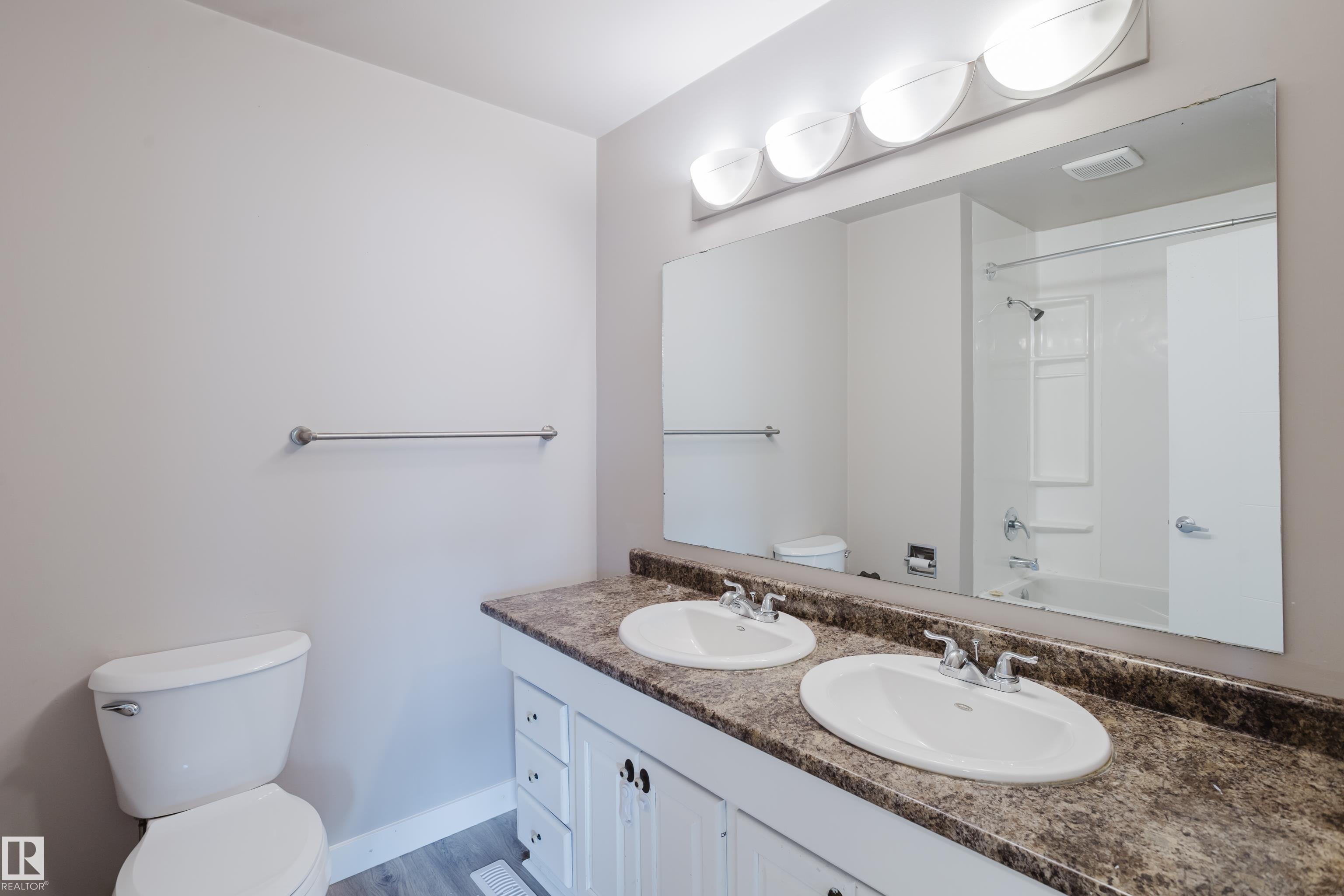 Photo 35 at 11916 152a Avenue NW, Caernarvon, Edmonton