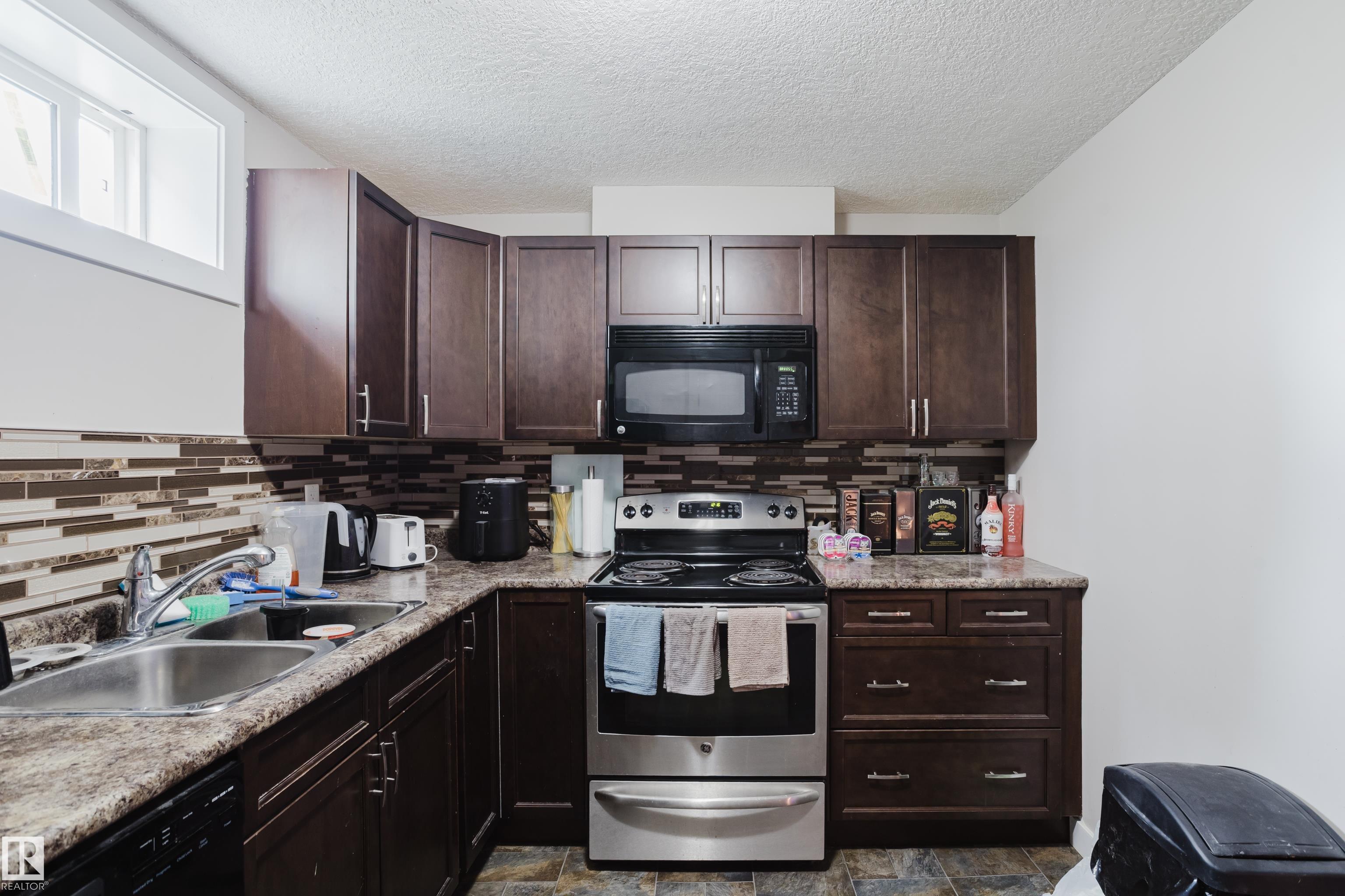 Photo 48 at 11916 152a Avenue NW, Caernarvon, Edmonton