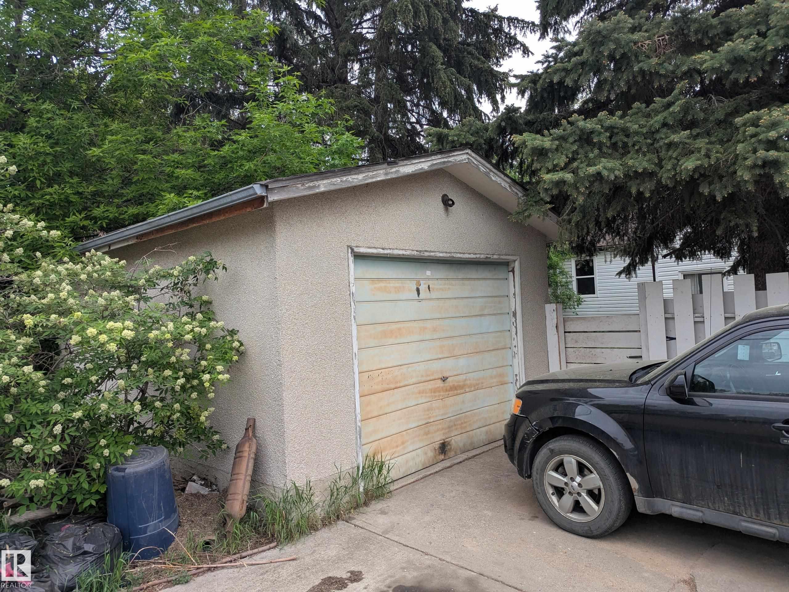 Photo 6 at 10650 76 Avenue NW, Queen Alexandra, Edmonton