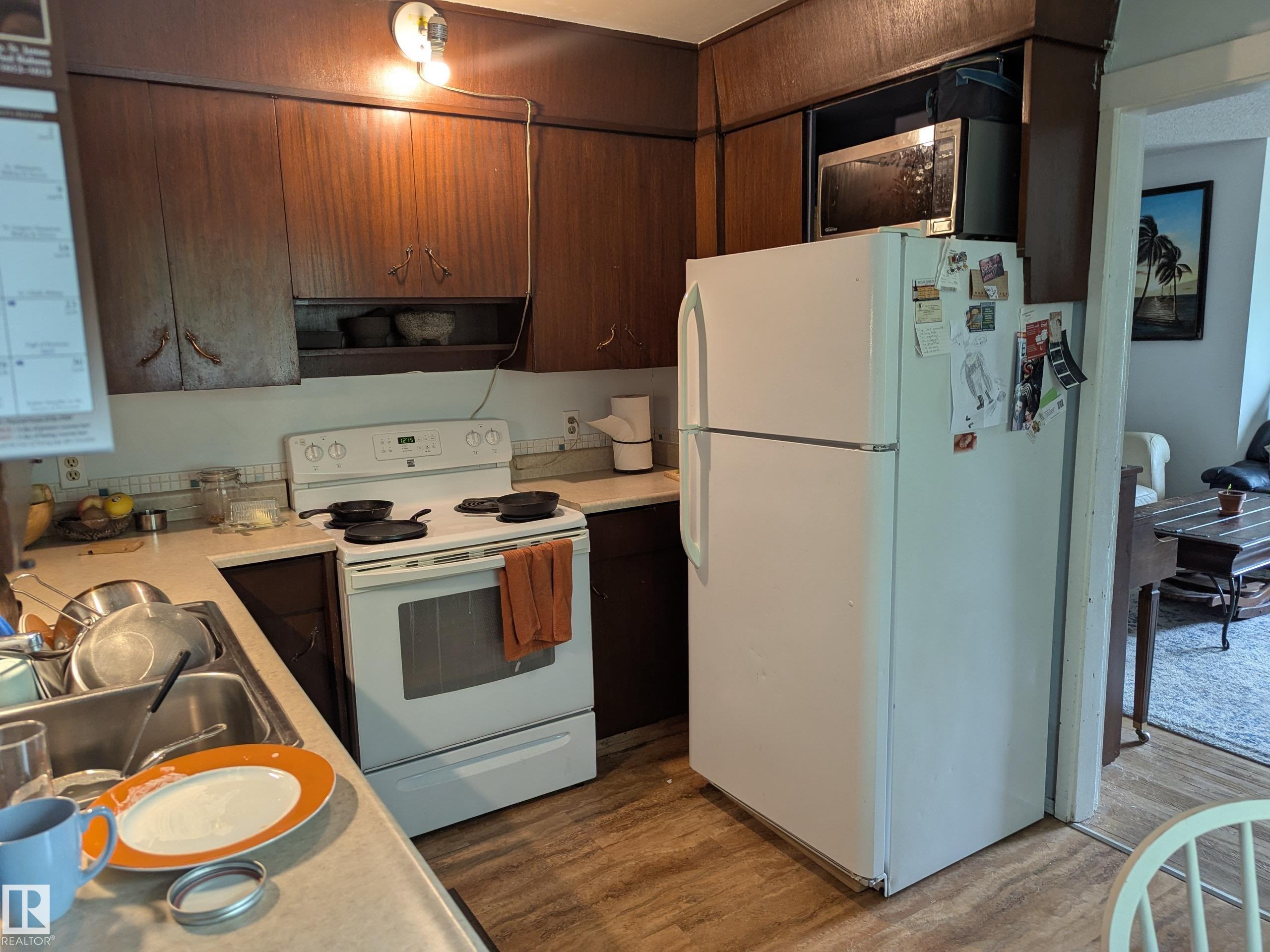 Photo 8 at 10650 76 Avenue NW, Queen Alexandra, Edmonton
