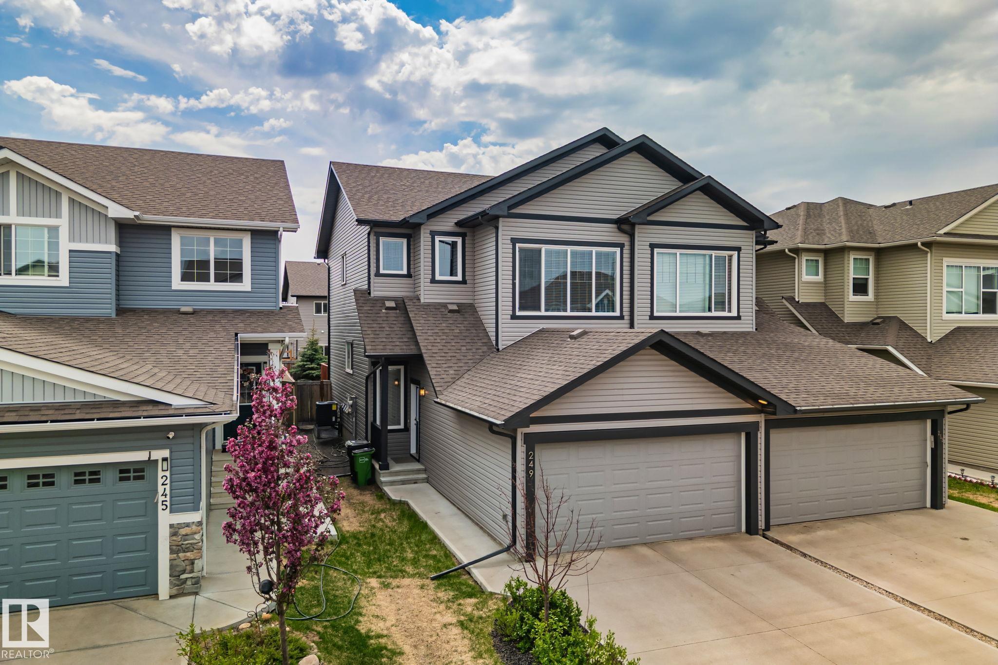 249 39a Avenue NW, Maple Crest, Edmonton