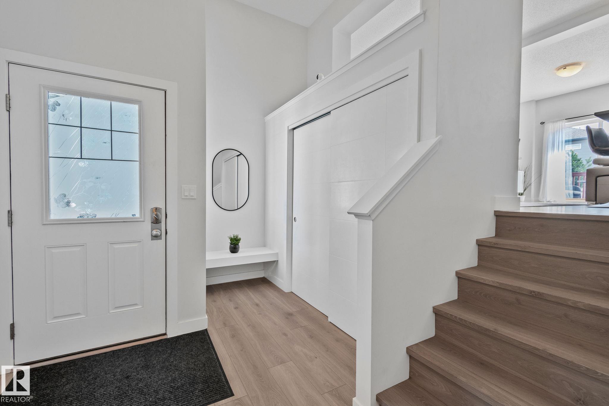 249 39a Avenue NW, Maple Crest, Edmonton
