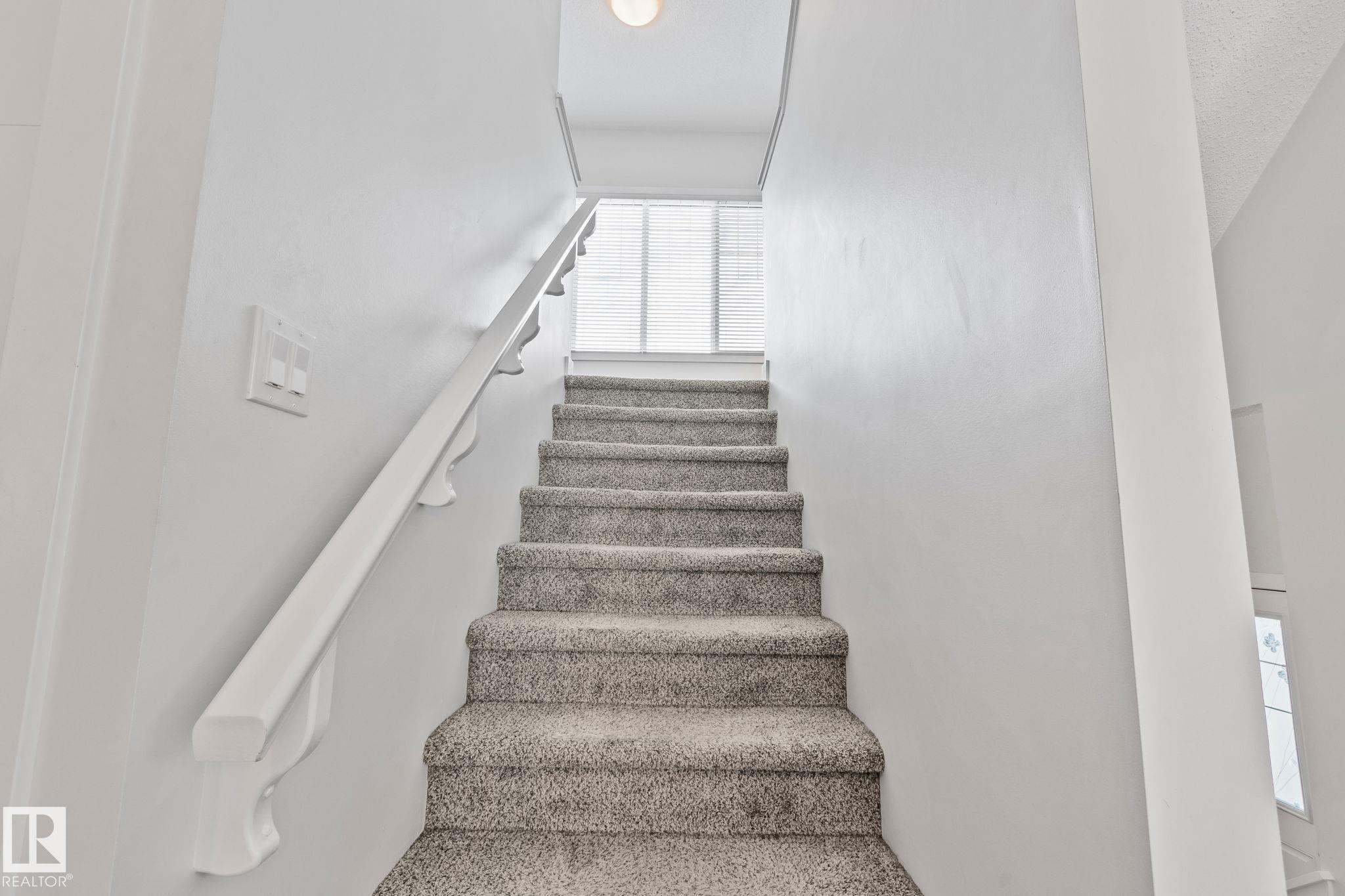 Photo 12 at 249 39a Avenue NW, Maple Crest, Edmonton