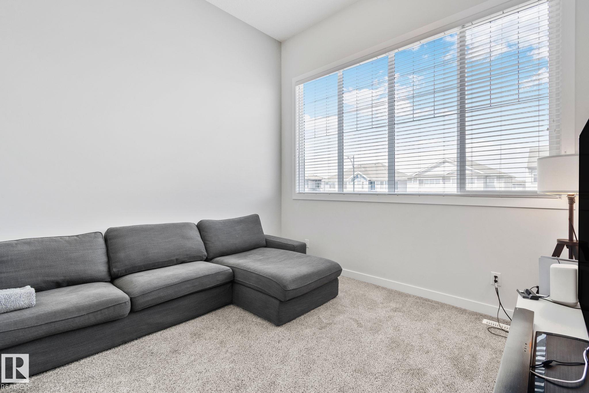 Photo 14 at 249 39a Avenue NW, Maple Crest, Edmonton