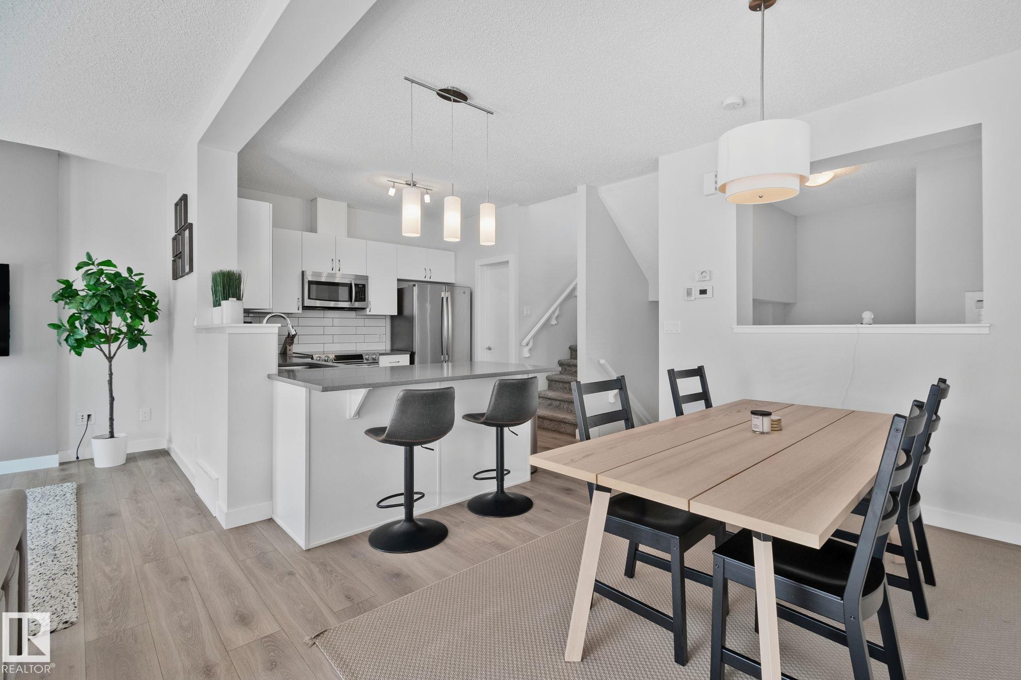 249 39a Avenue NW, Maple Crest, Edmonton