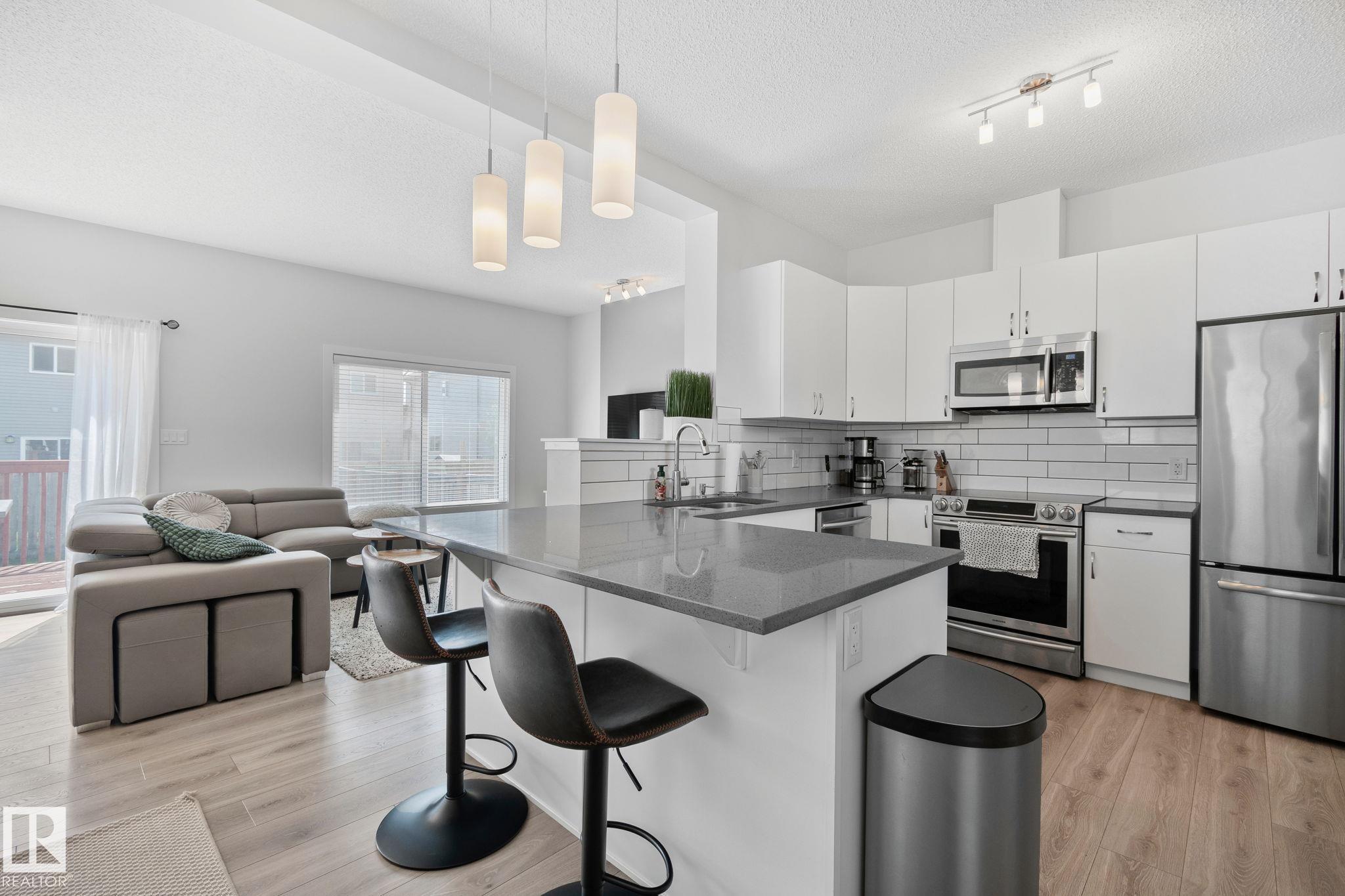 Photo 8 at 249 39a Avenue NW, Maple Crest, Edmonton