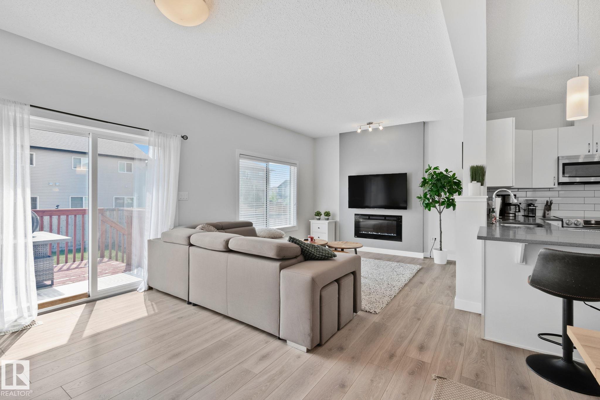 Photo 9 at 249 39a Avenue NW, Maple Crest, Edmonton