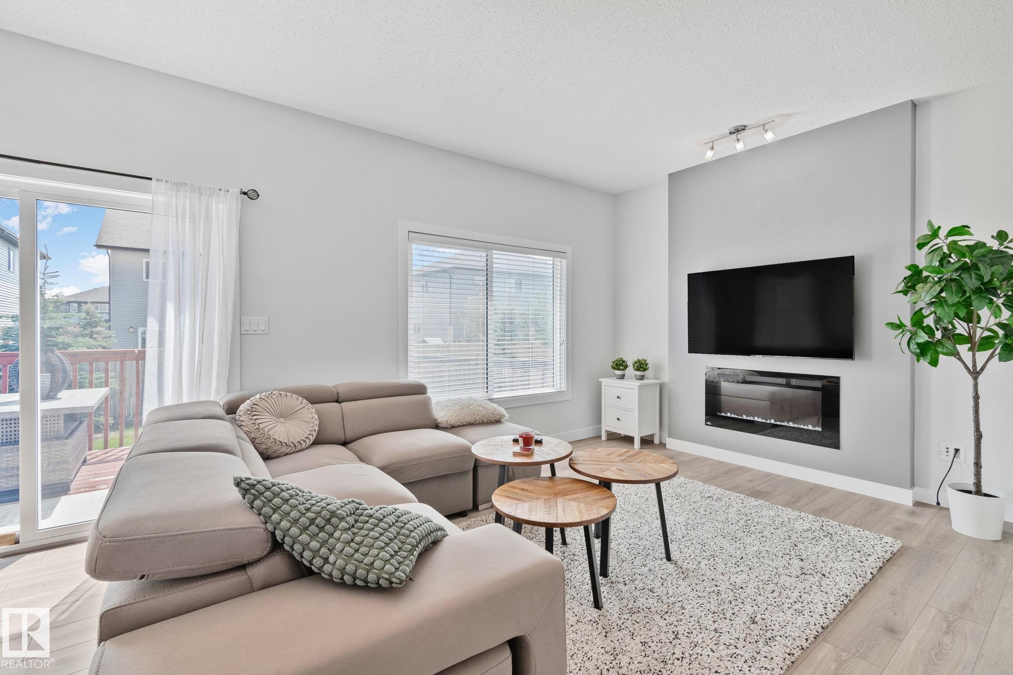 Photo 10 at 249 39a Avenue NW, Maple Crest, Edmonton