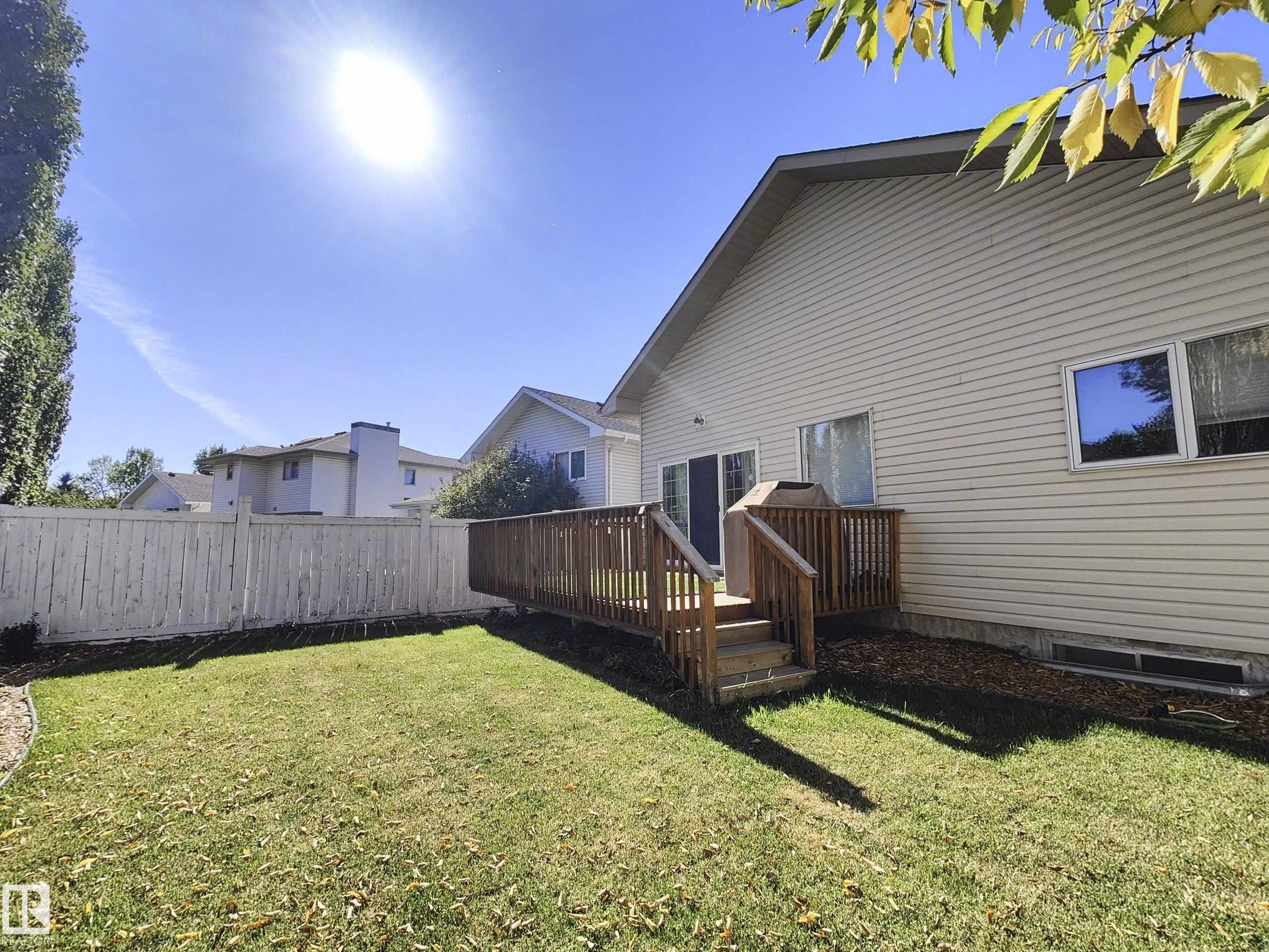 215 Peter Close NW, Potter Greens, Edmonton