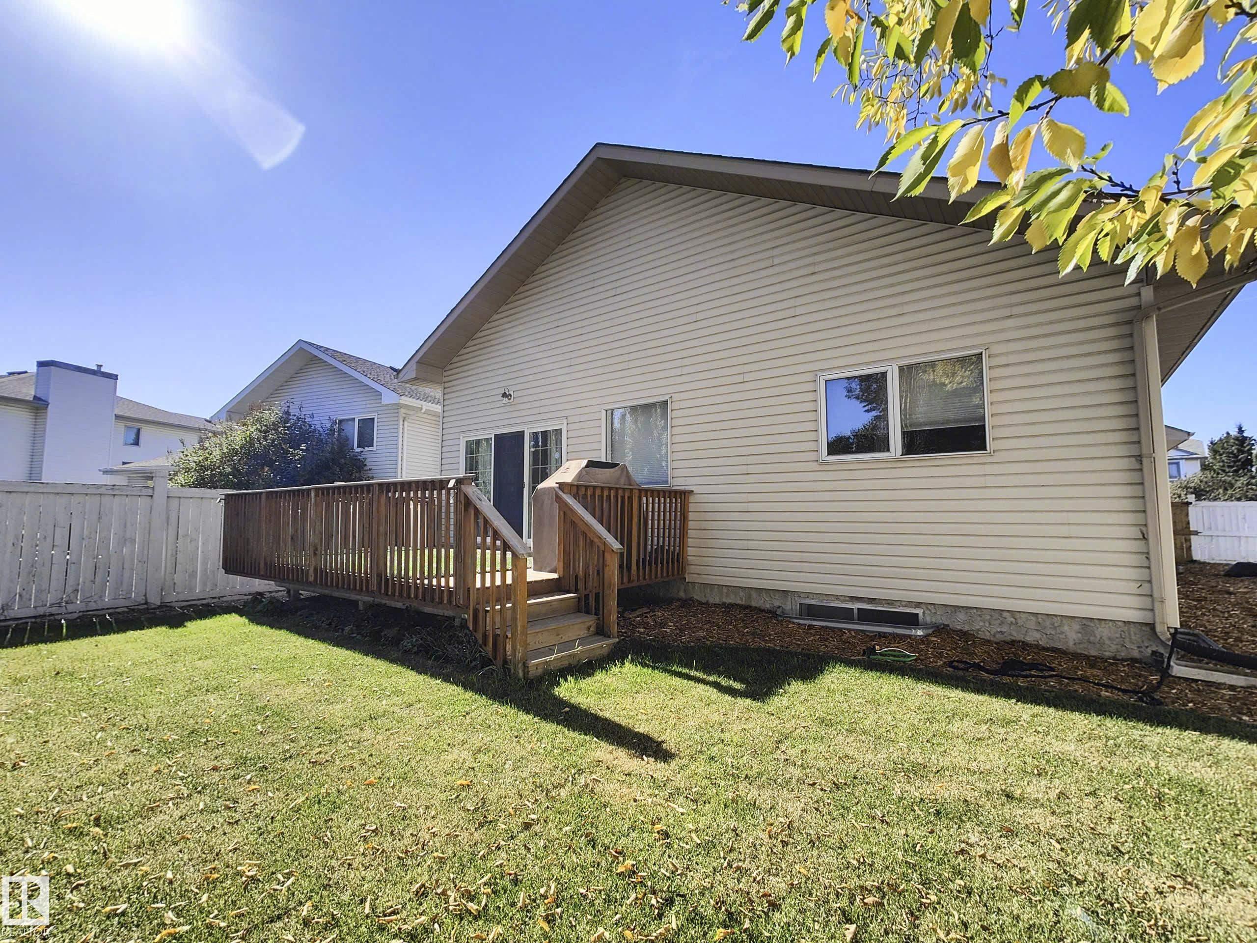 Photo 8 at 215 Peter Close NW, Potter Greens, Edmonton