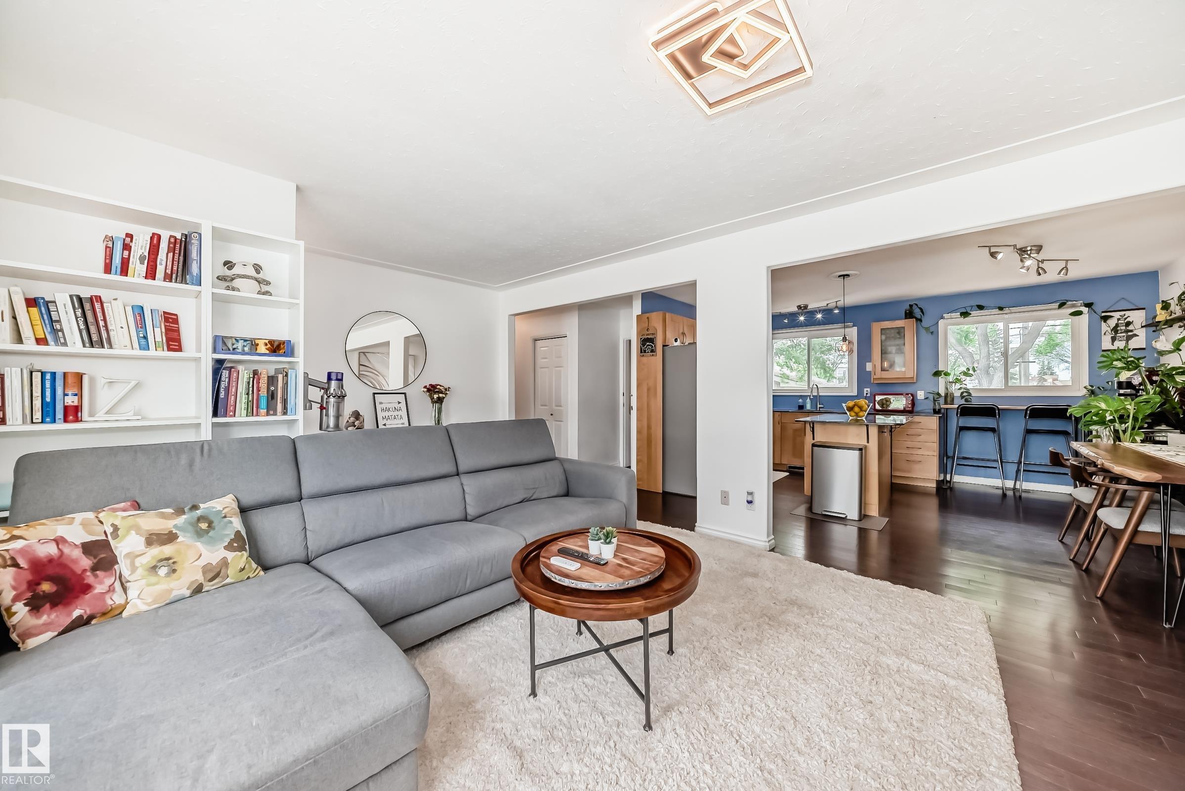 Photo 14 at 10419 52 Avenue NW, Pleasantview, Edmonton
