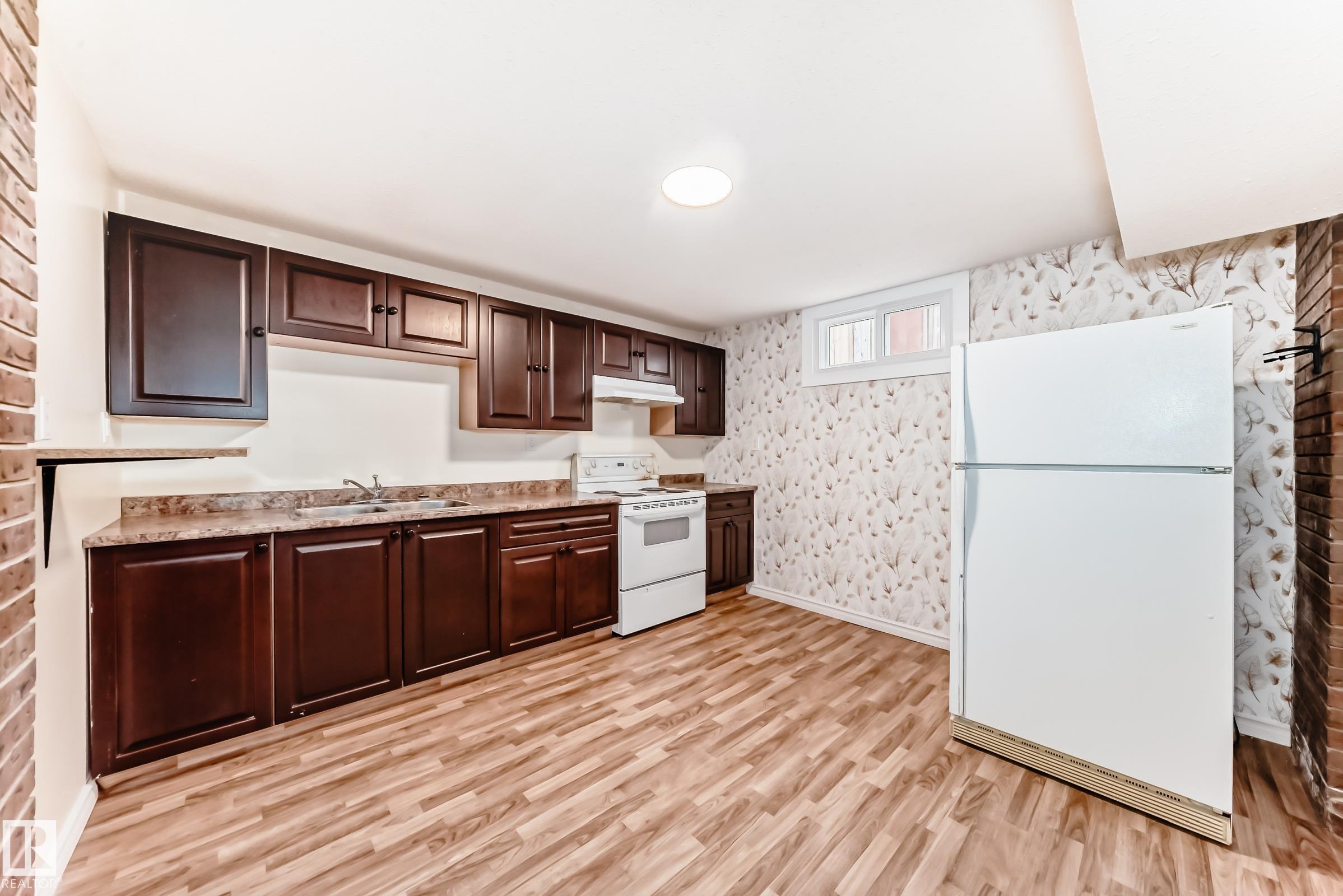 Photo 25 at 10419 52 Avenue NW, Pleasantview, Edmonton