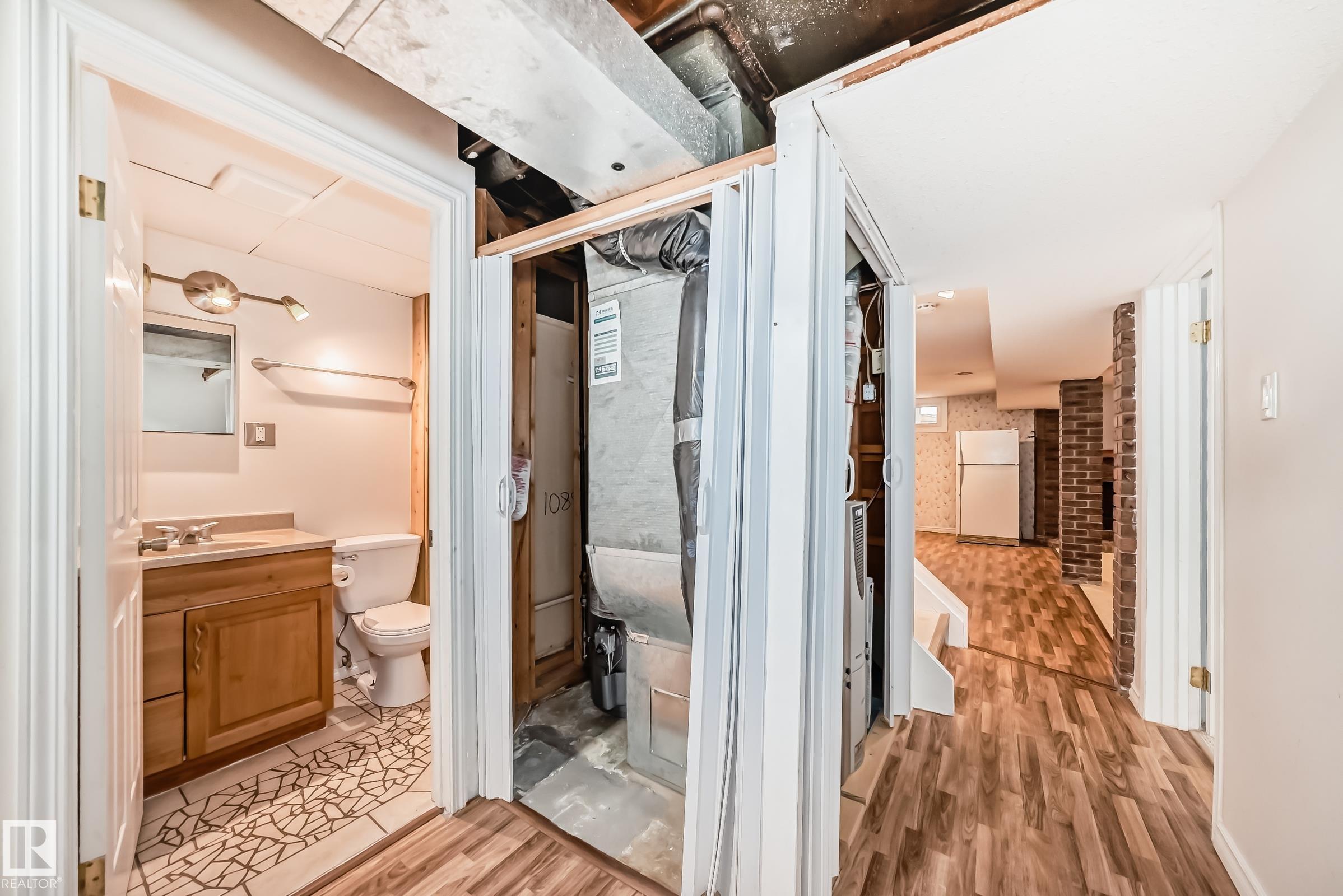 Photo 32 at 10419 52 Avenue NW, Pleasantview, Edmonton