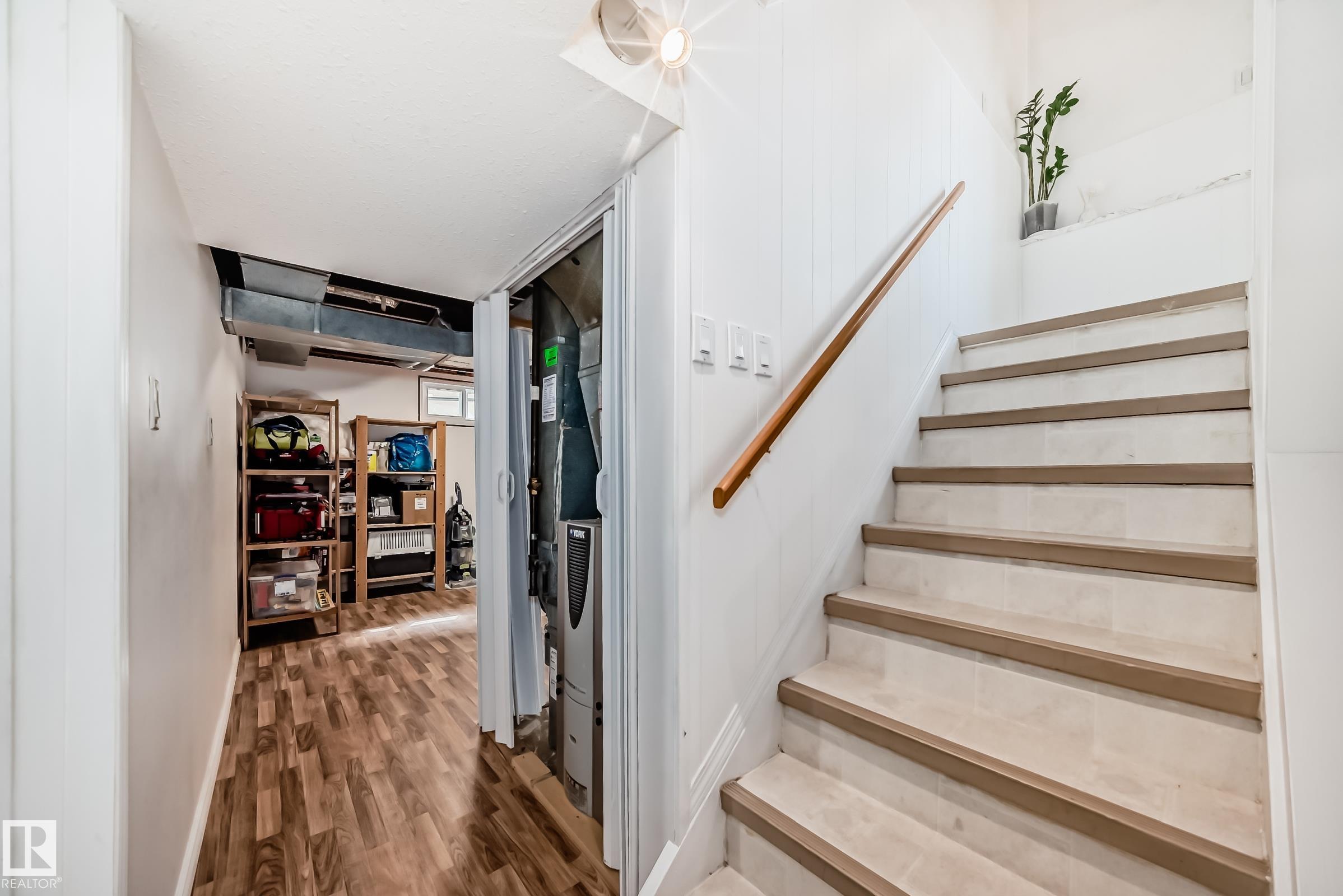 Photo 35 at 10419 52 Avenue NW, Pleasantview, Edmonton